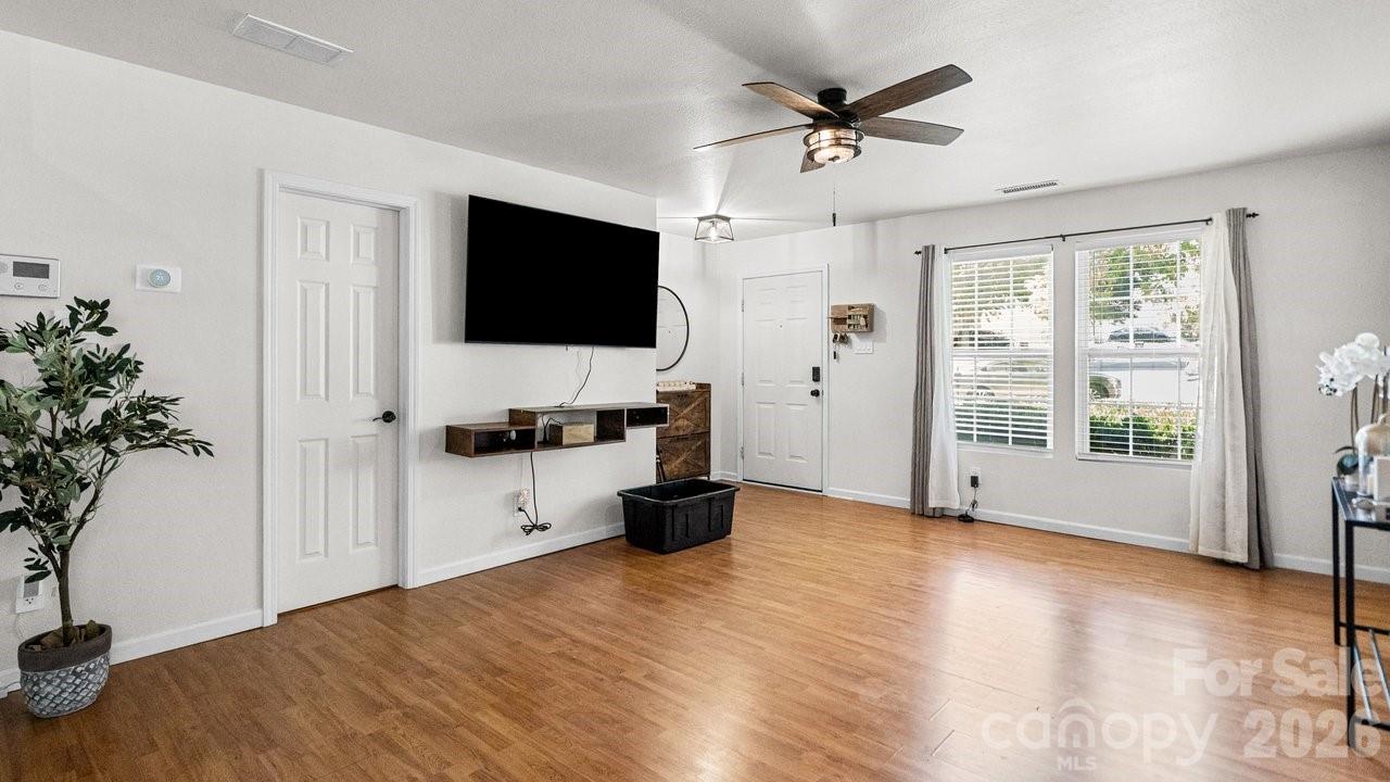 935 Torsion Lane Property Photo 8