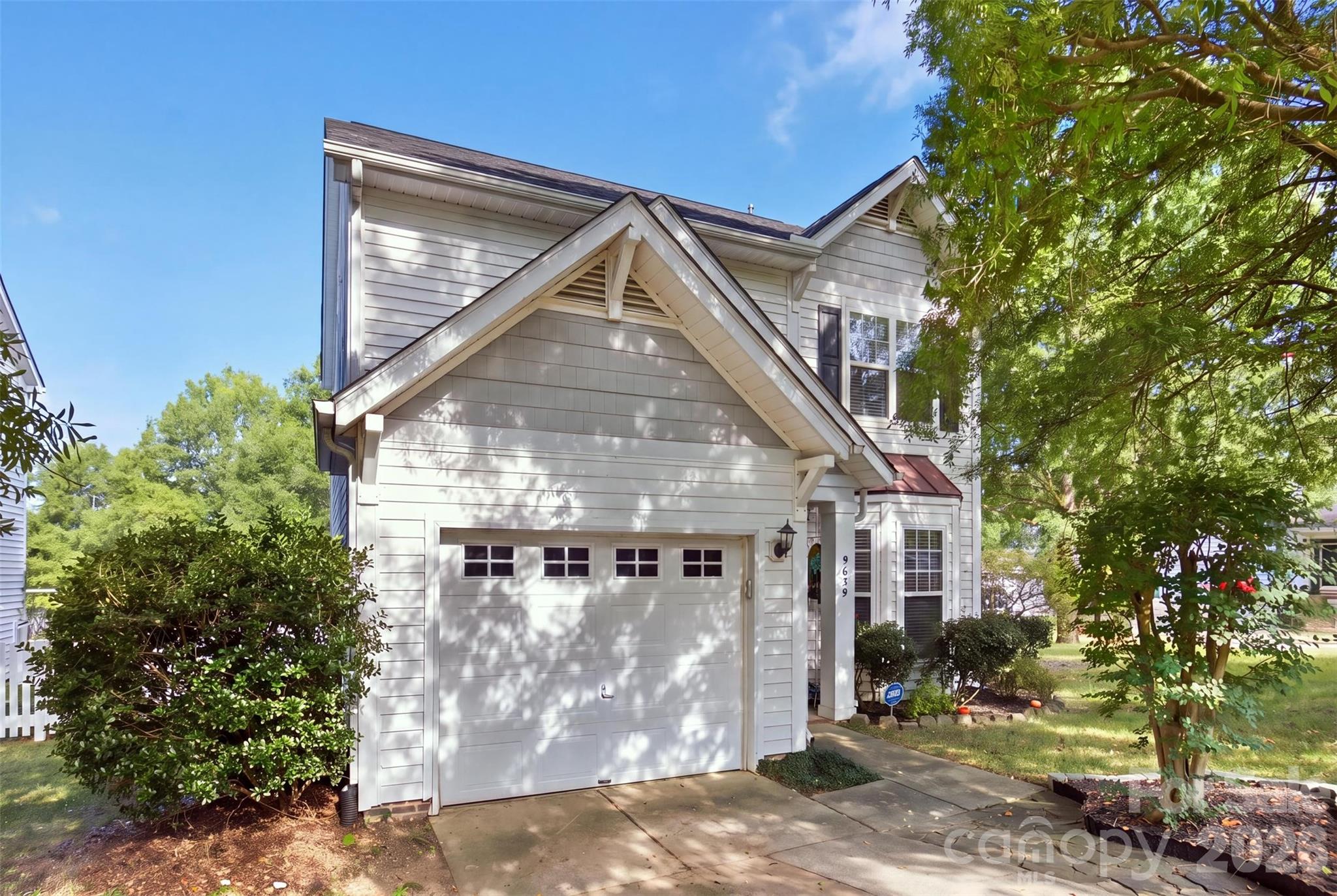 9639 Corbett Square Lane Property Photo 2
