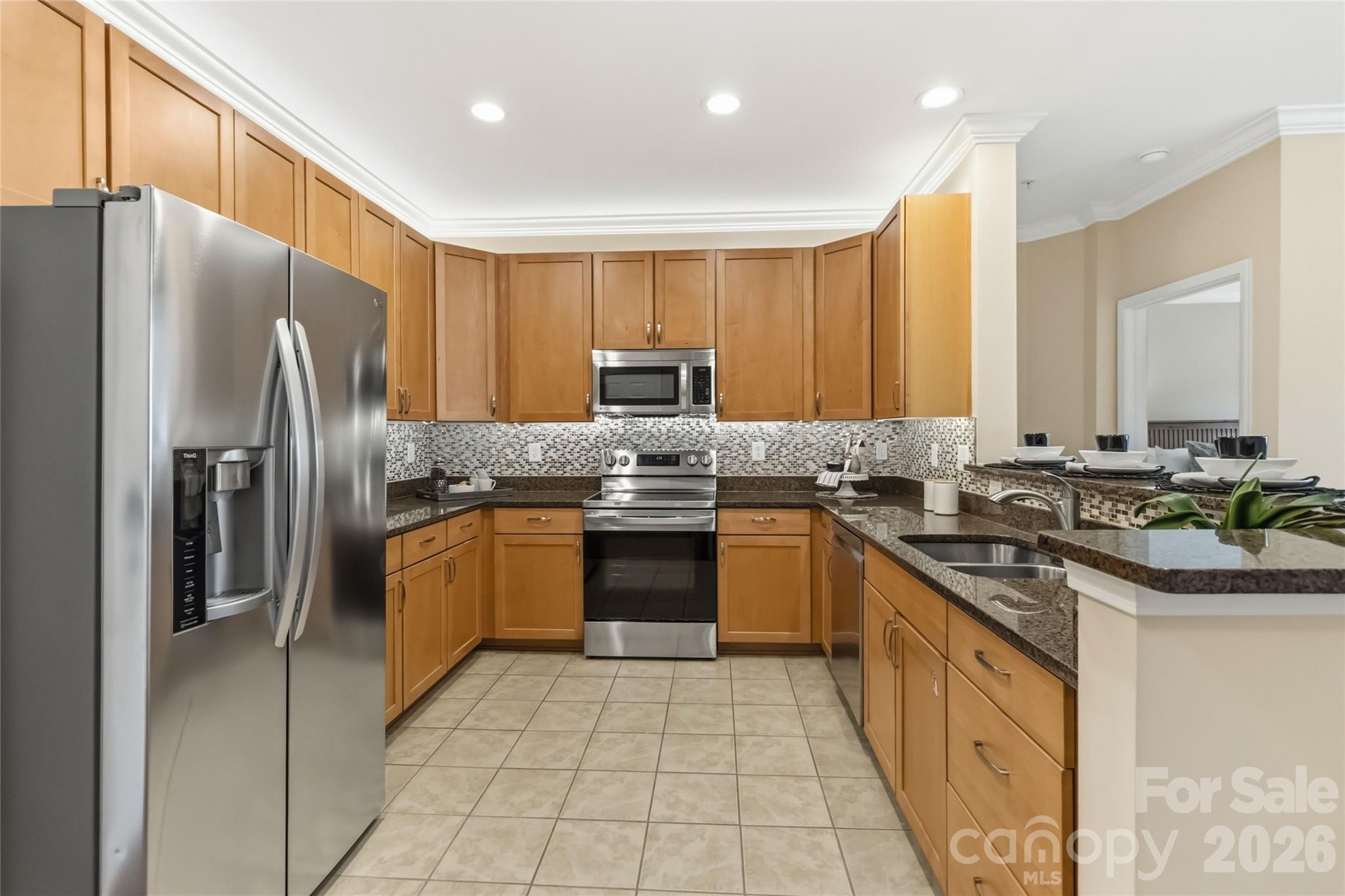 1000 E Woodlawn Road 314 Property Photo 8