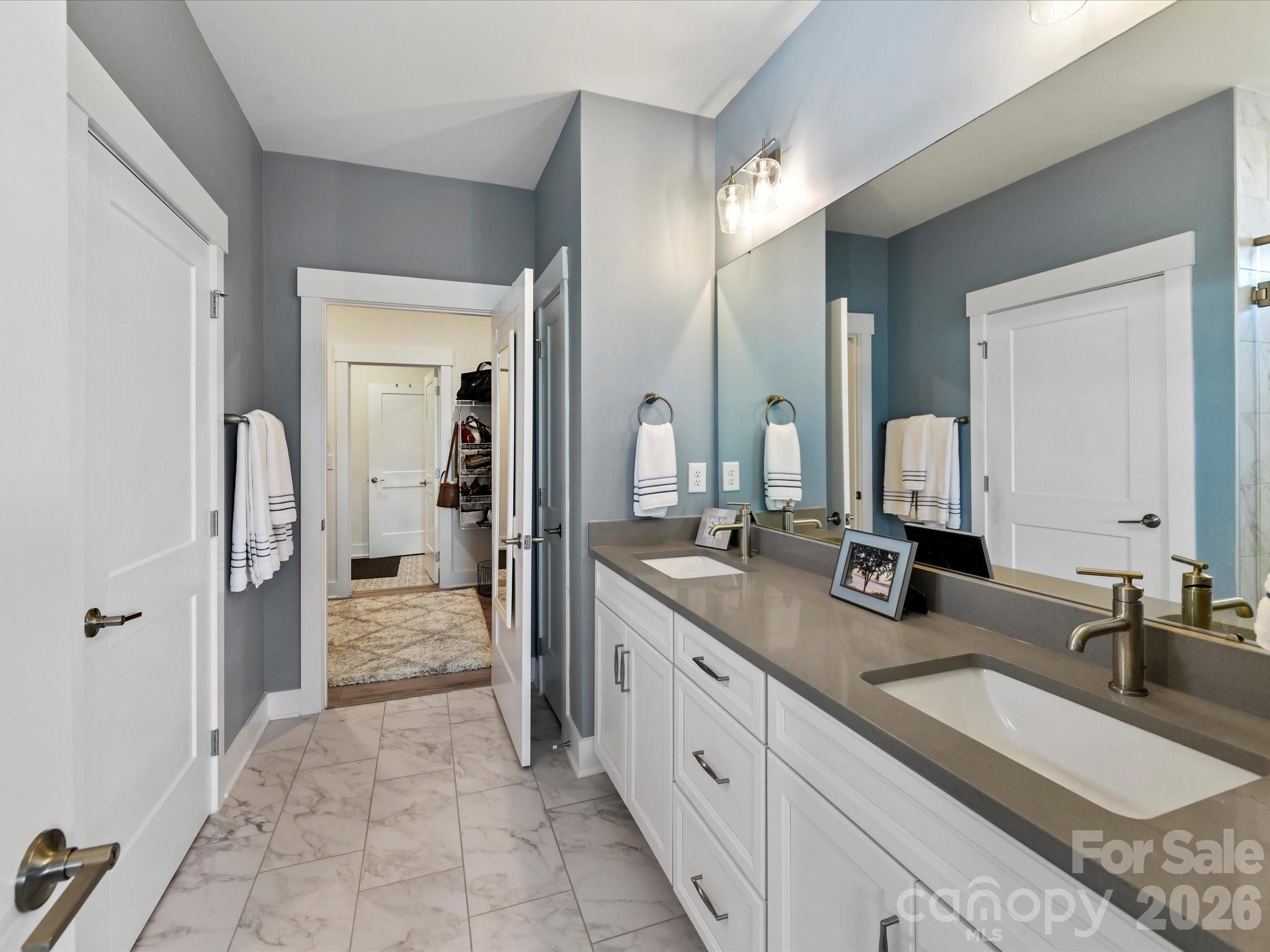 109 N Dunlavin Way Property Photo 17