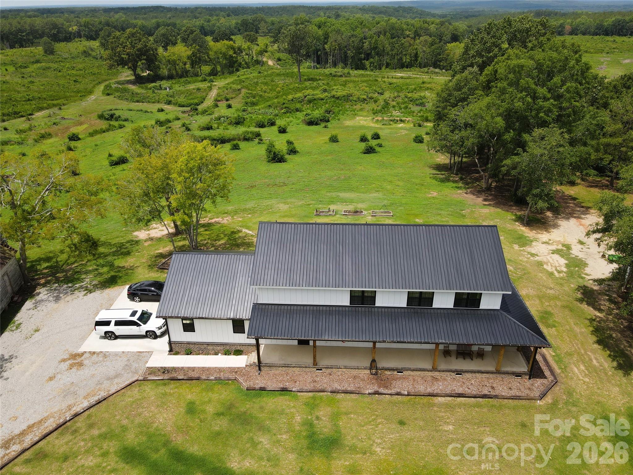 1726 Old Cheraw Highway Property Photo 3