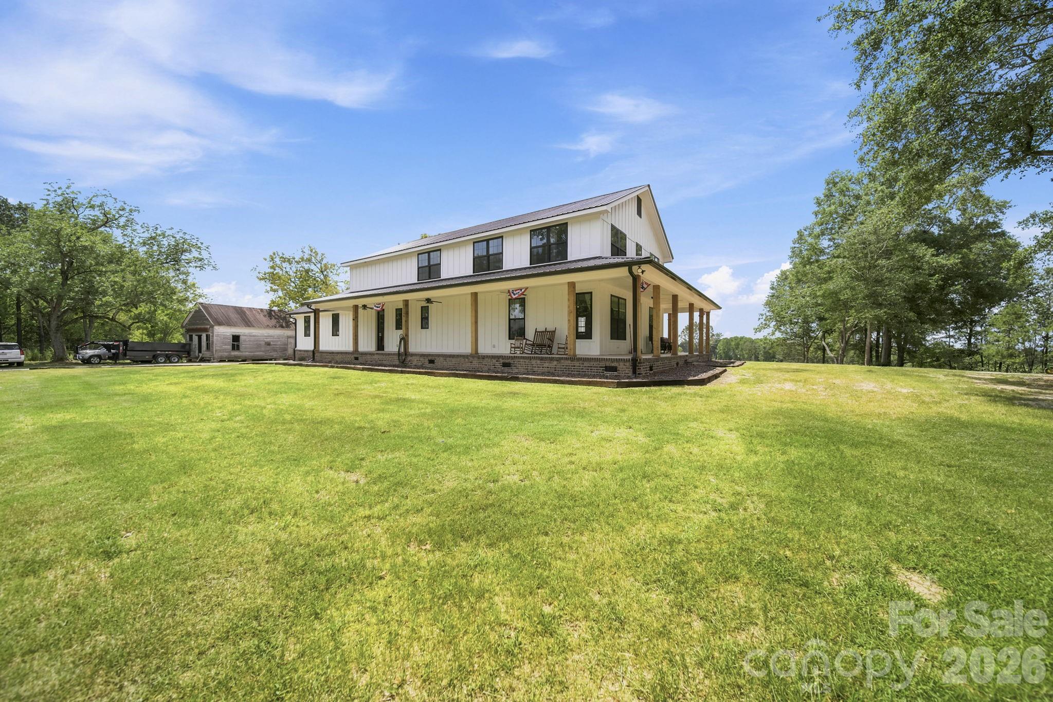 1726 Old Cheraw Highway Property Photo 4