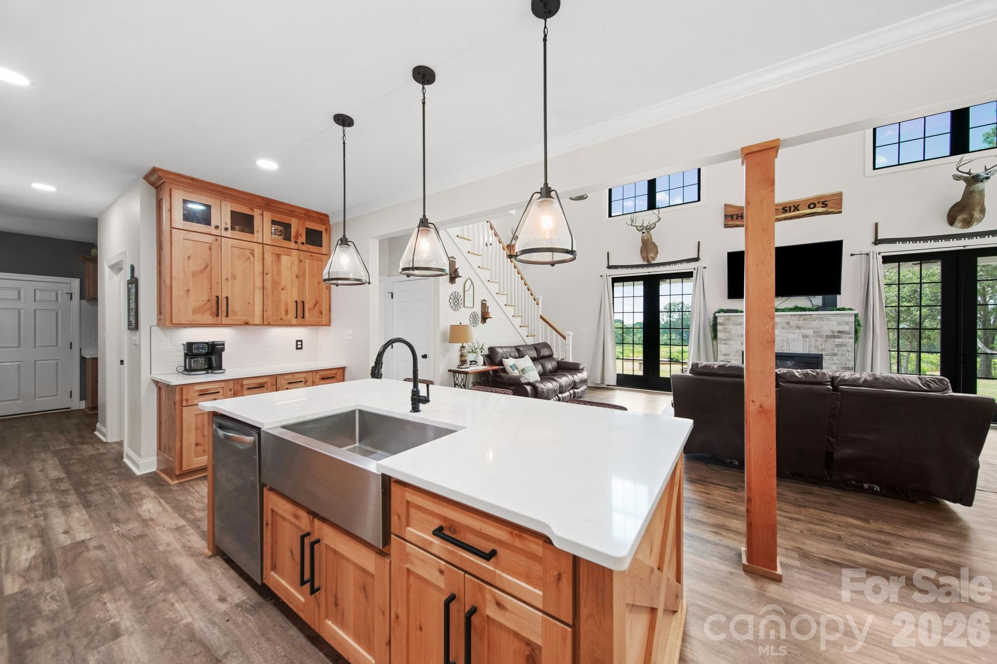 1726 Old Cheraw Highway Property Photo 8