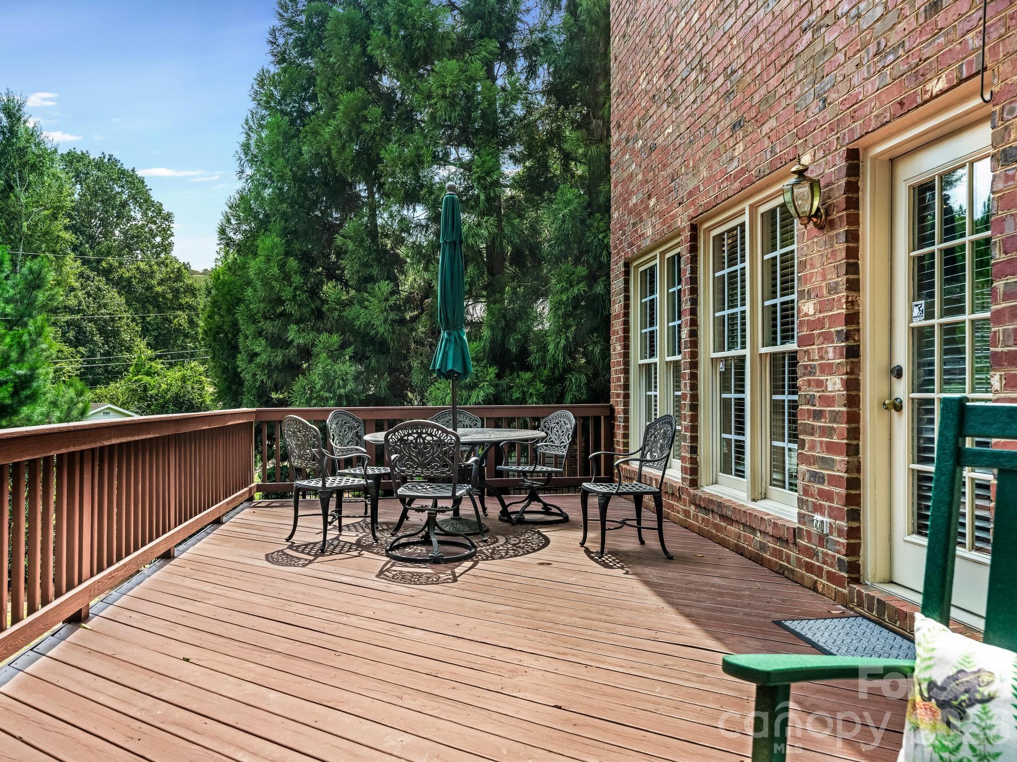 213 Summermore Drive Property Photo 32