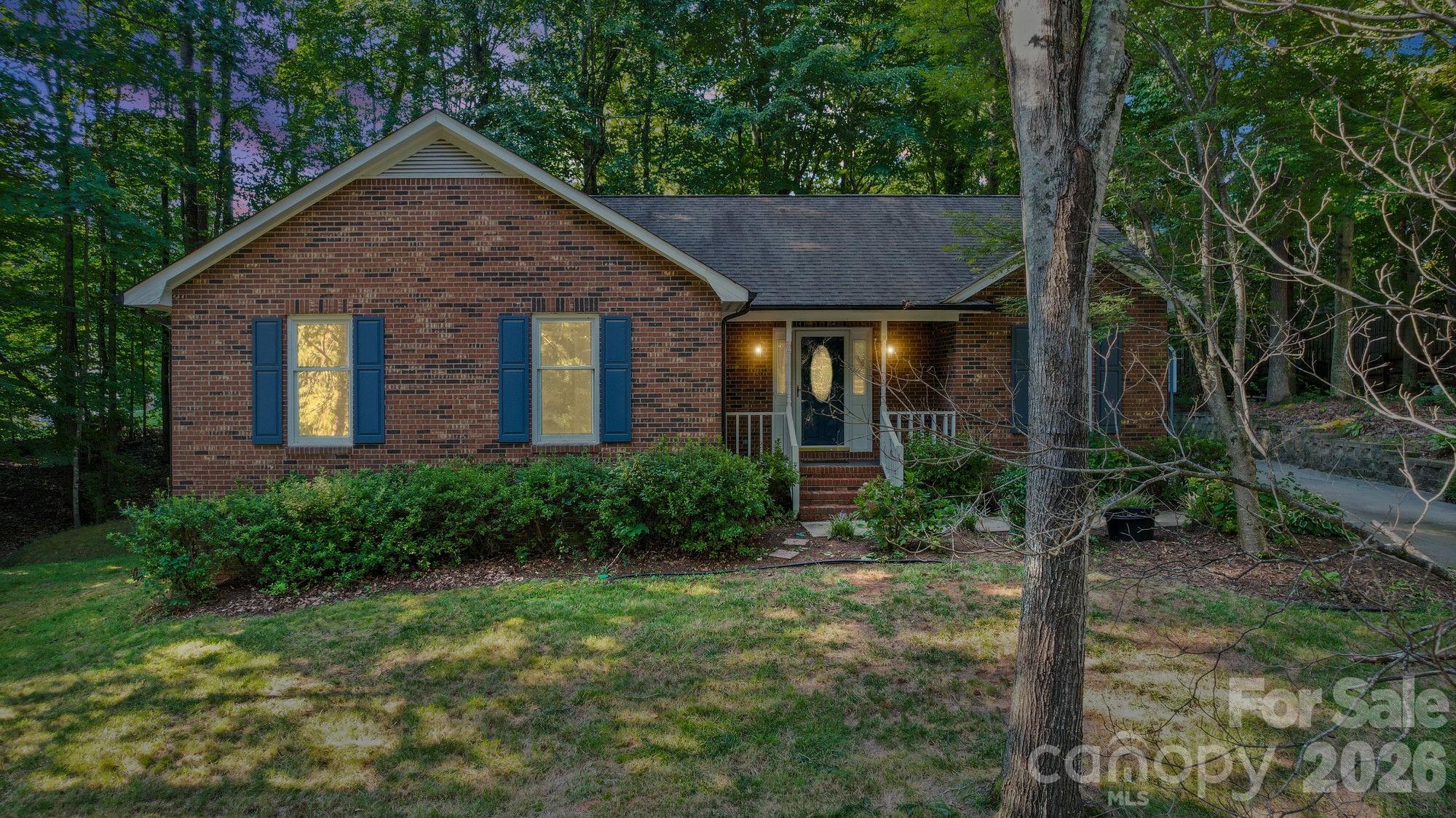 821 Deer Path Place Property Photo 1