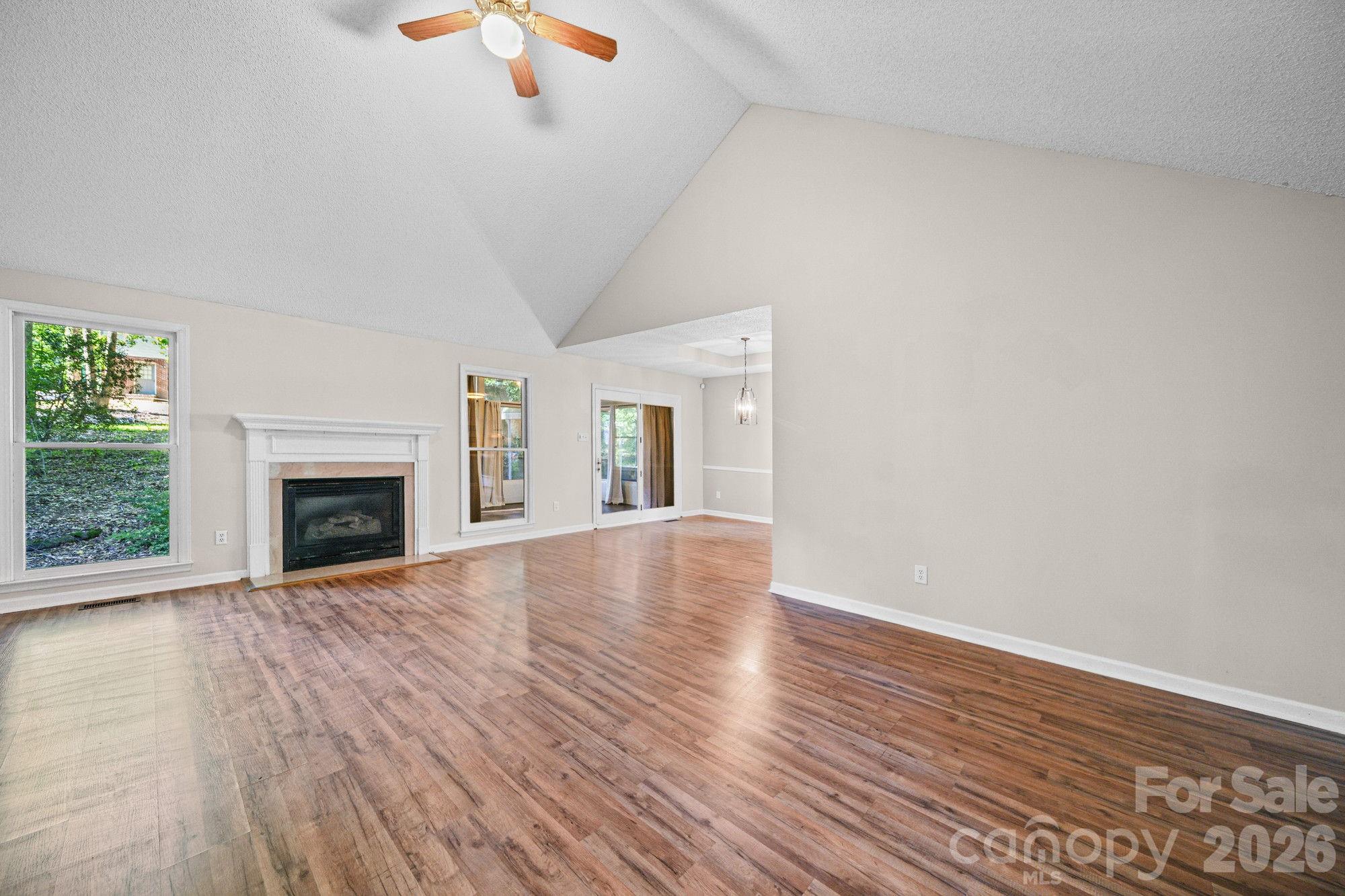 821 Deer Path Place Property Photo 7