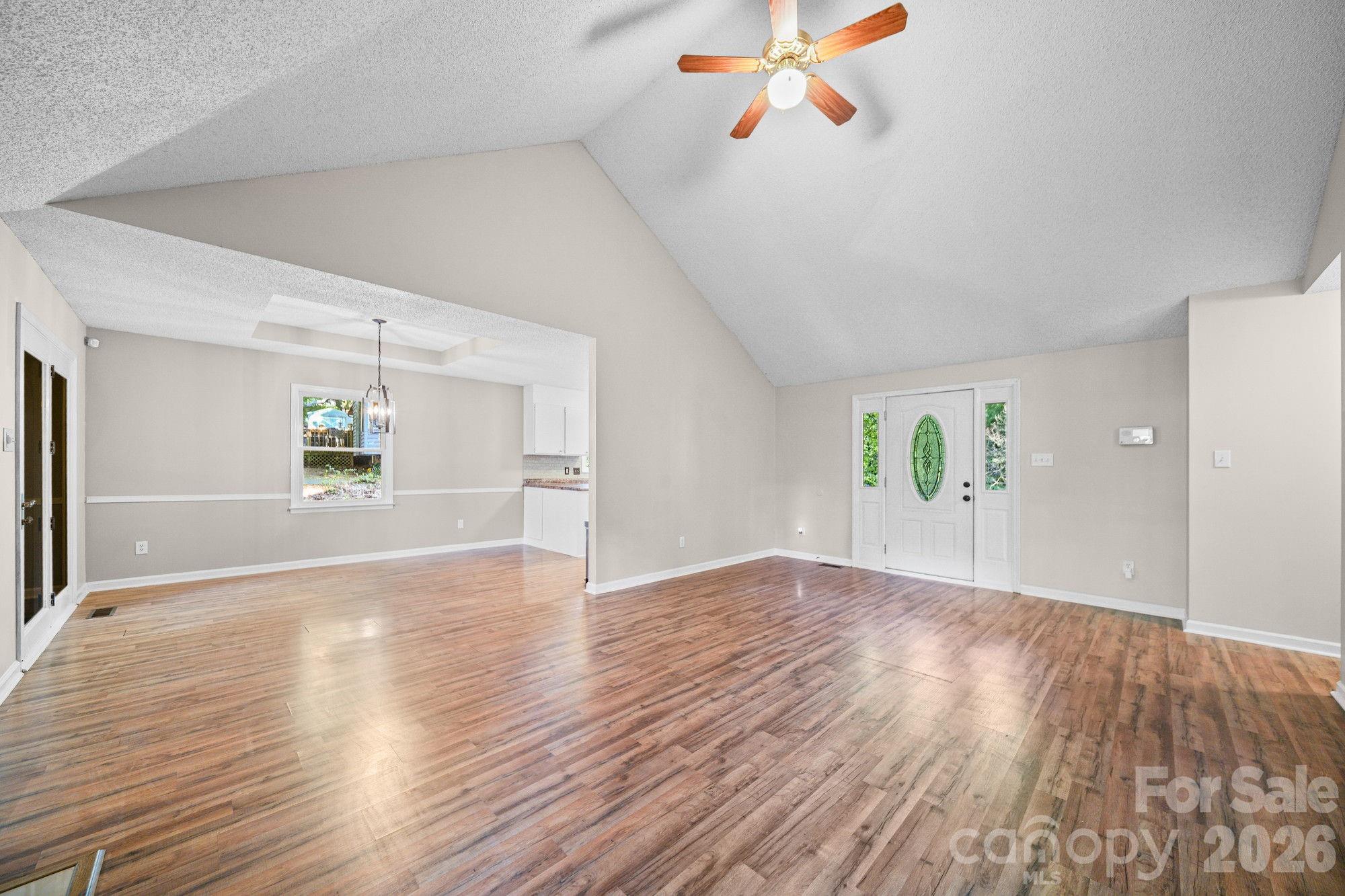 821 Deer Path Place Property Photo 9