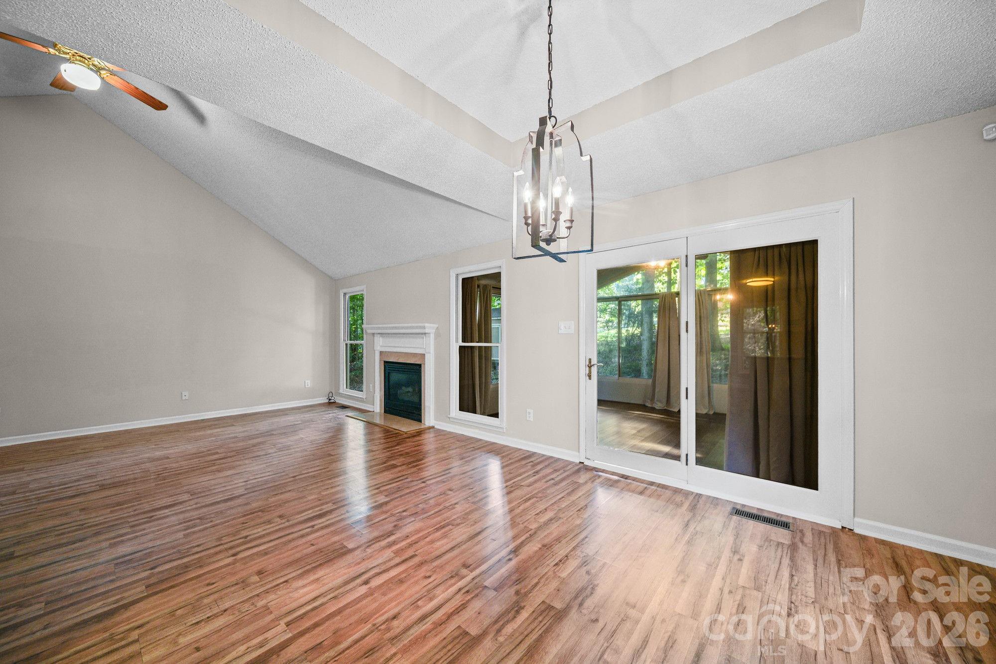 821 Deer Path Place Property Photo 11
