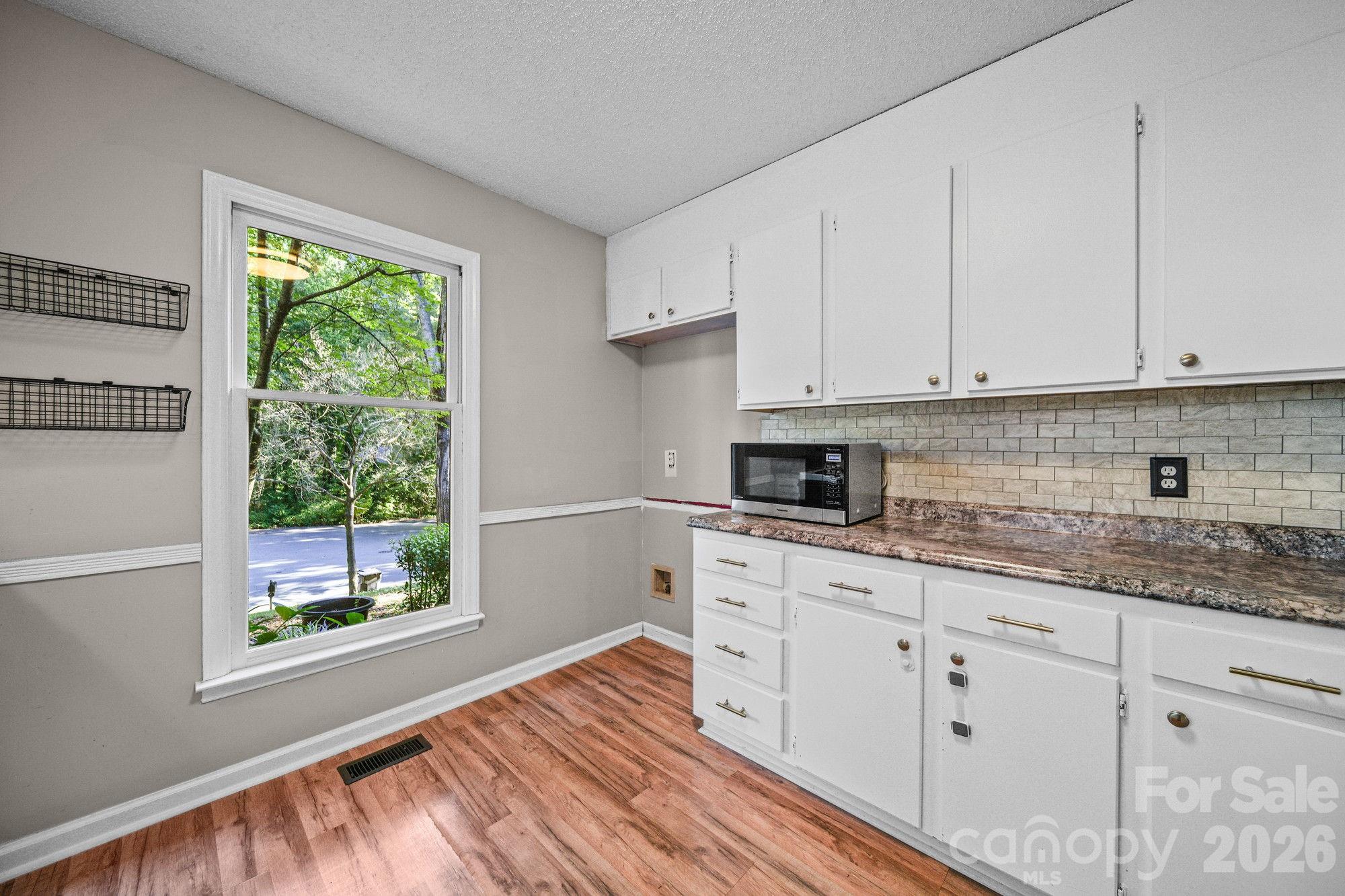 821 Deer Path Place Property Photo 15
