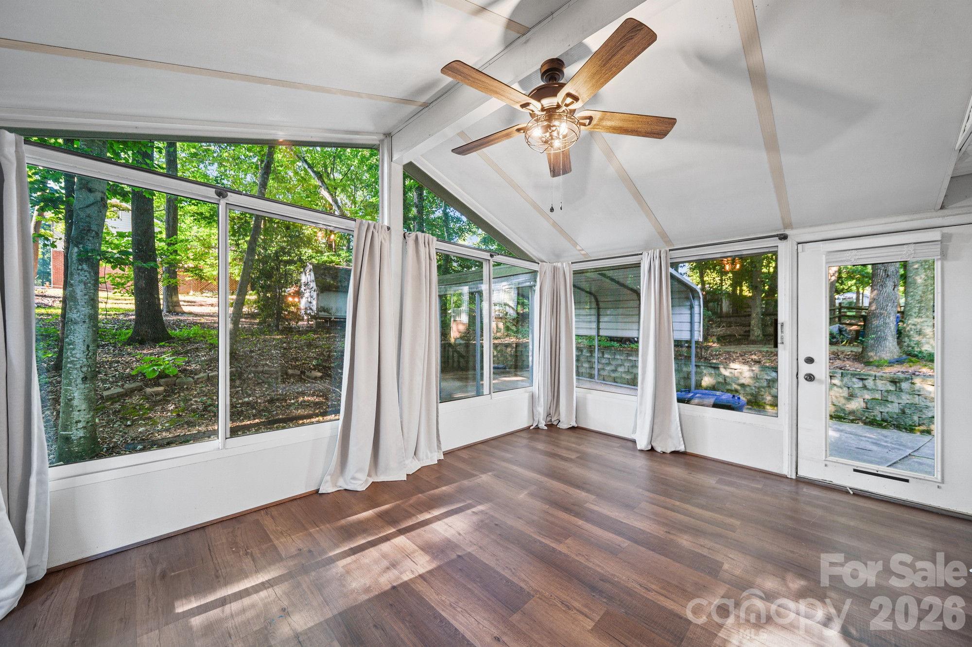 821 Deer Path Place Property Photo 17