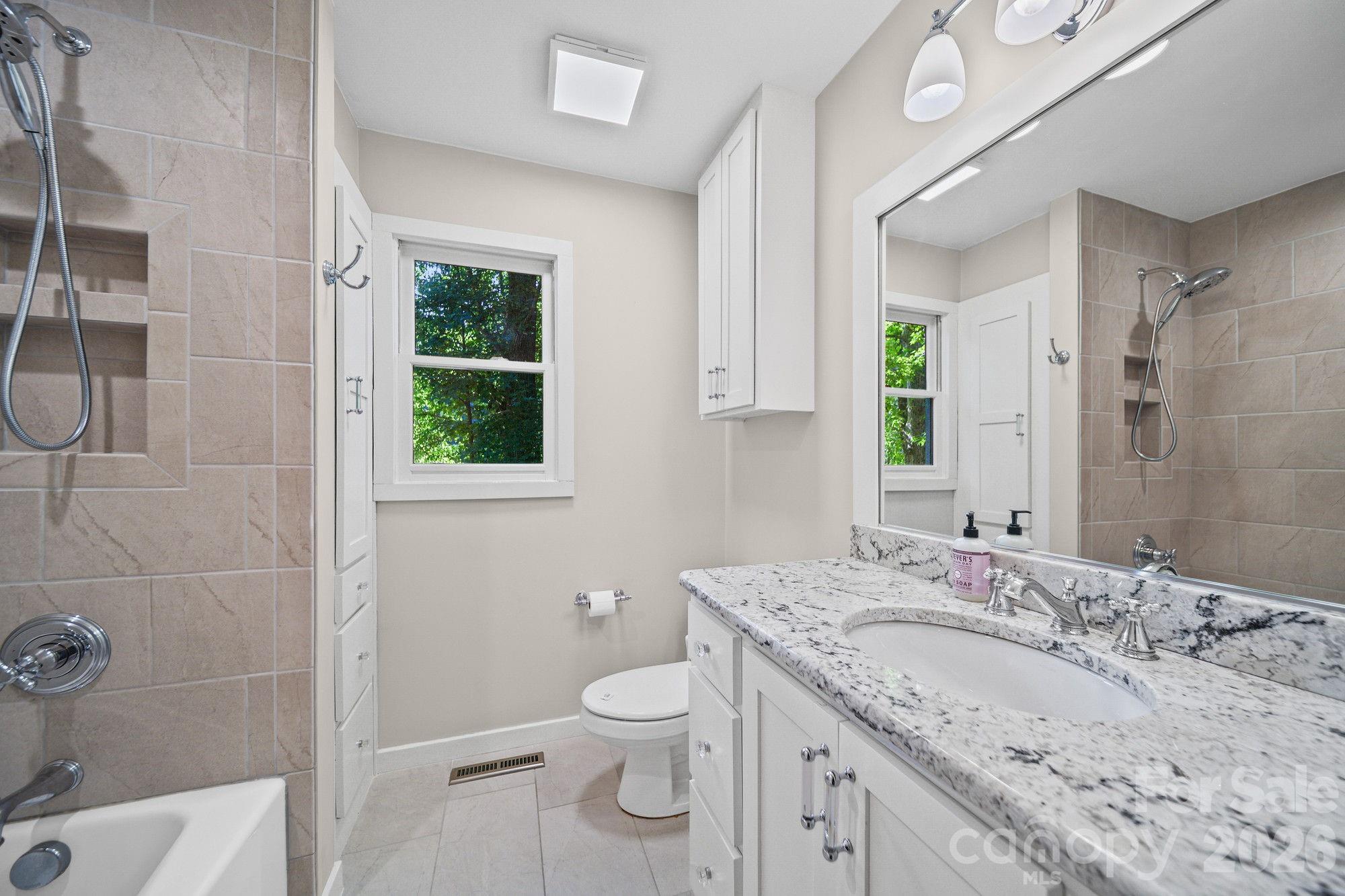 821 Deer Path Place Property Photo 22