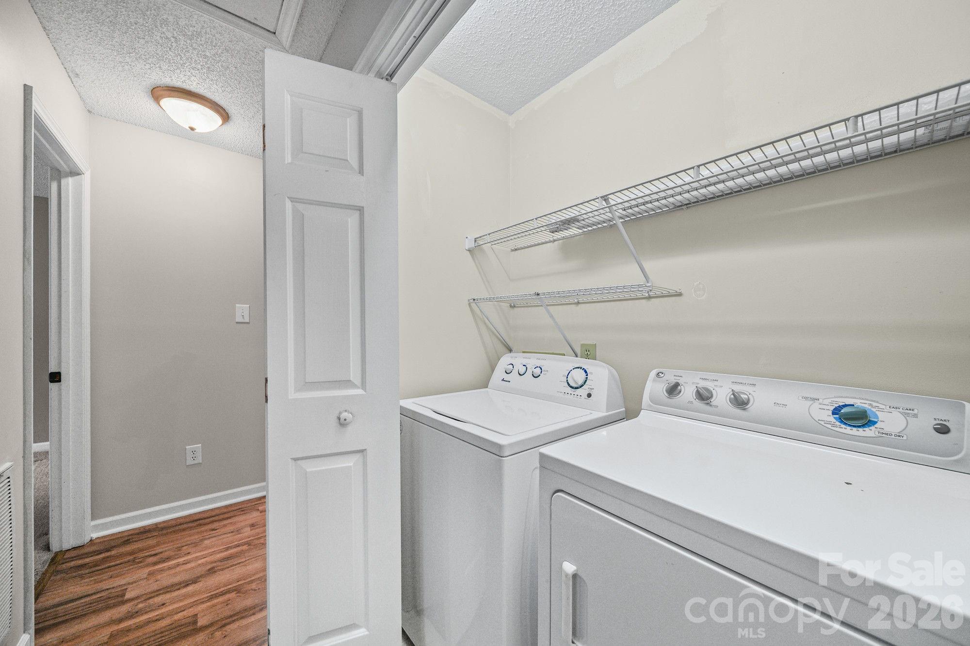 821 Deer Path Place Property Photo 29