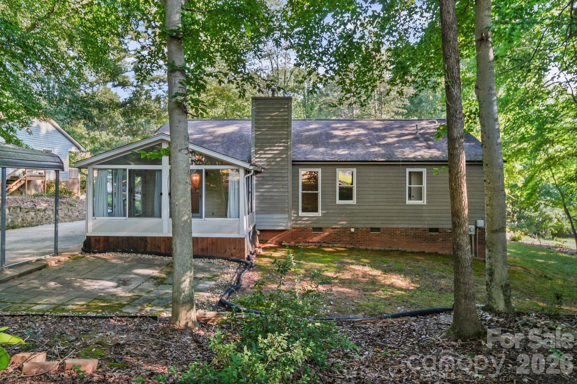 821 Deer Path Place Property Photo 30