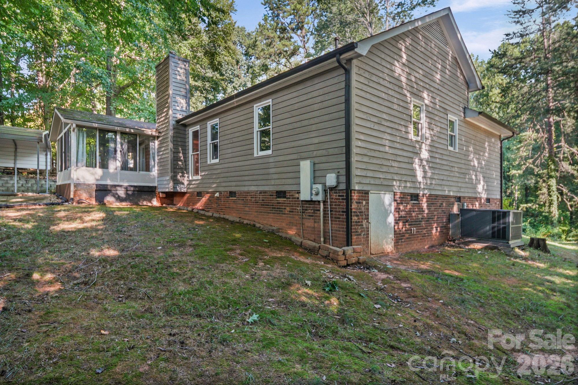 821 Deer Path Place Property Photo 31