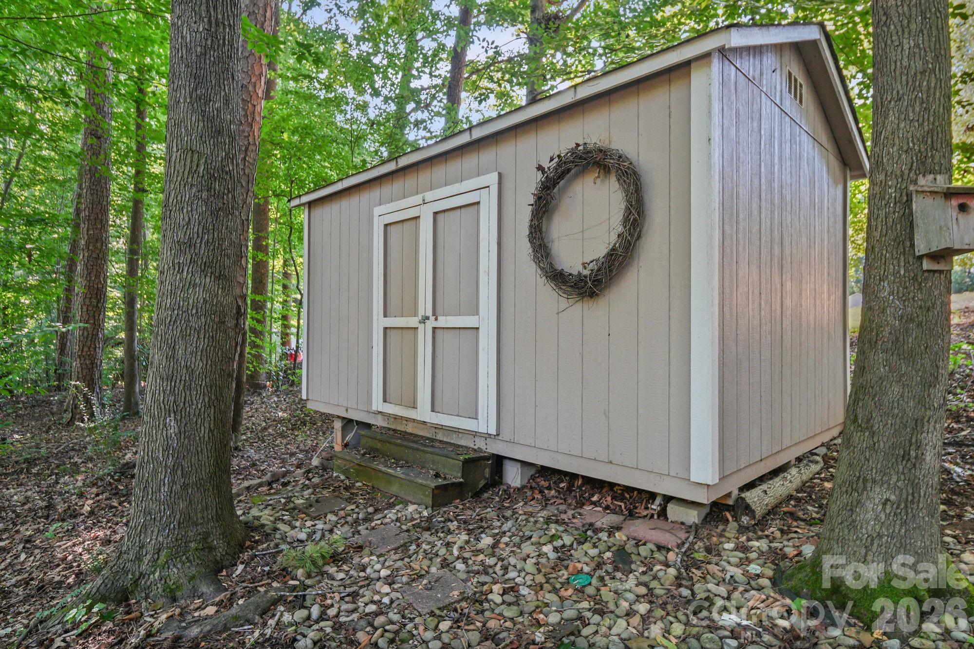 821 Deer Path Place Property Photo 34