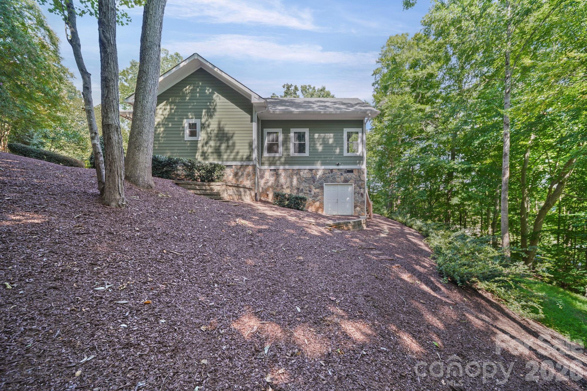 3033 Dodsworth Drive Property Photo 35