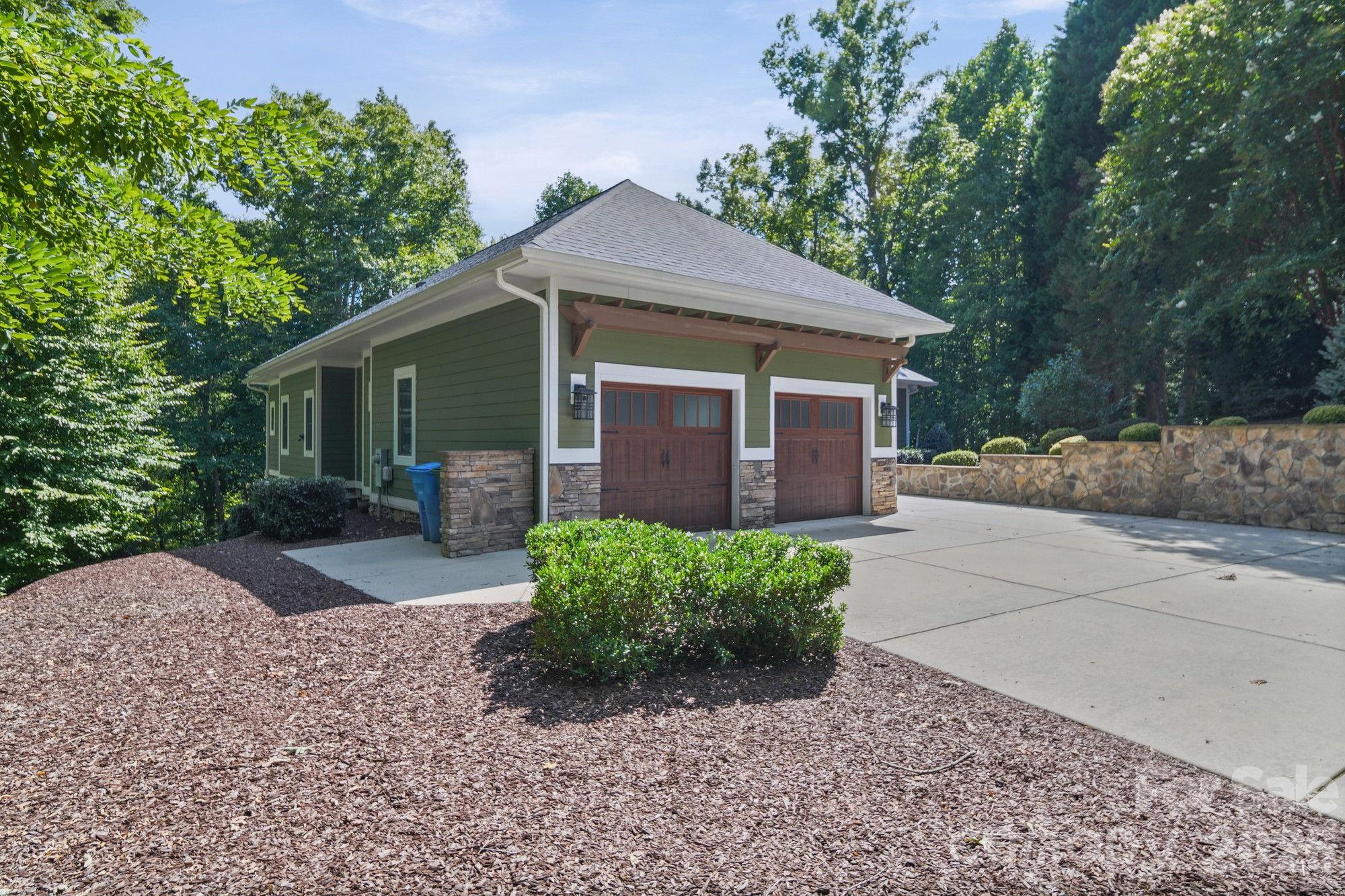 3033 Dodsworth Drive Property Photo 39