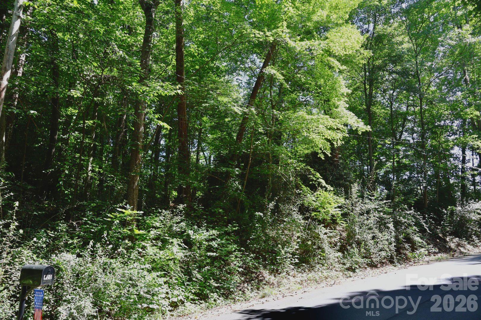 404 Summit Drive Property Photo 1