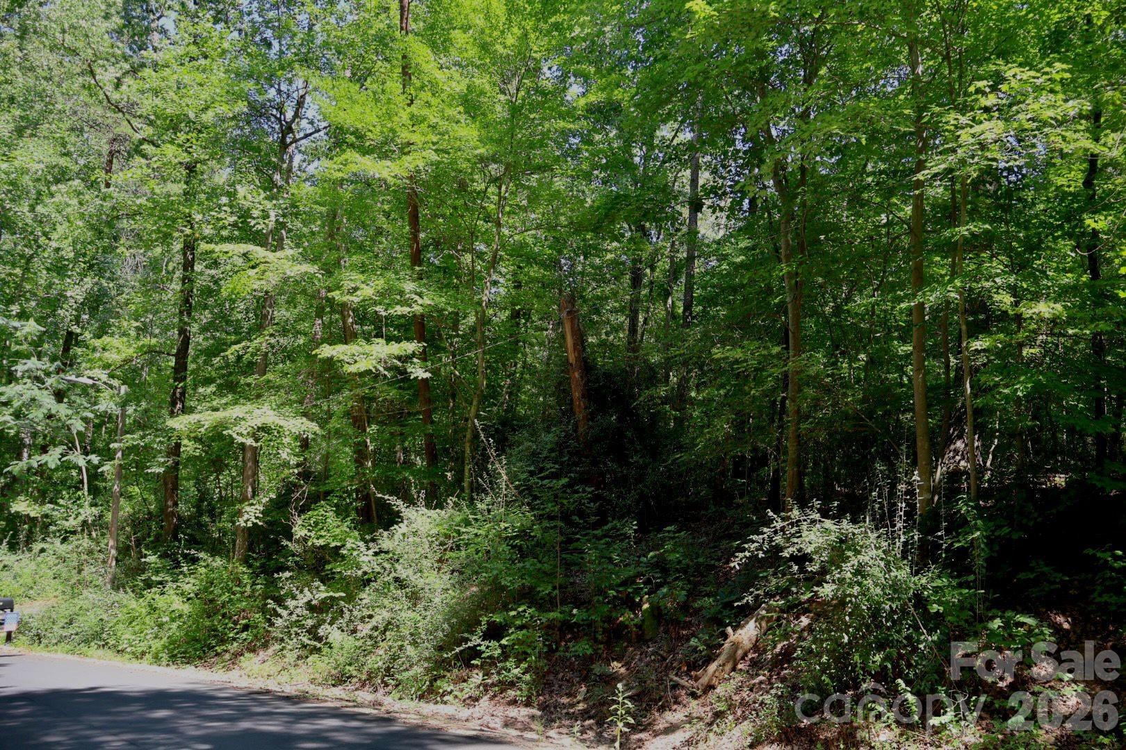 404 Summit Drive Property Photo 2