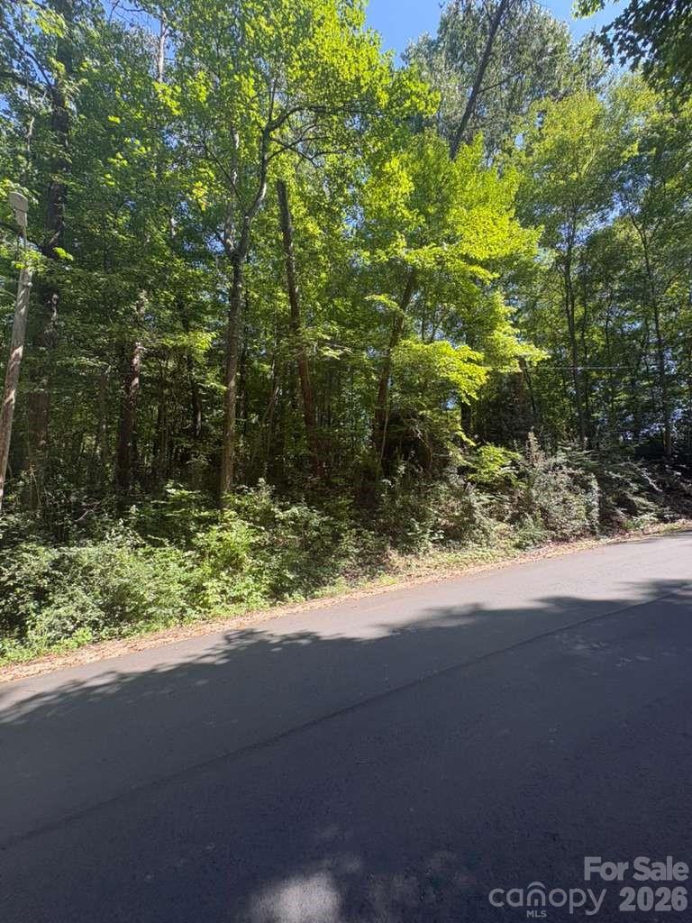 404 Summit Drive Property Photo 3