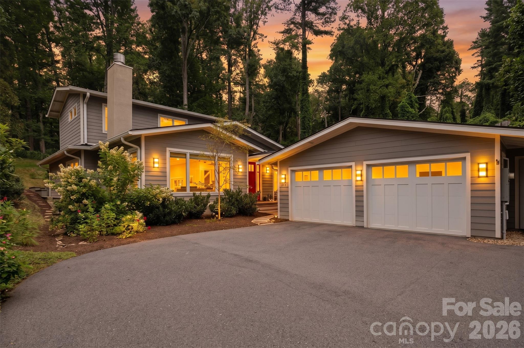 497 Kimberly Avenue Property Photo 1