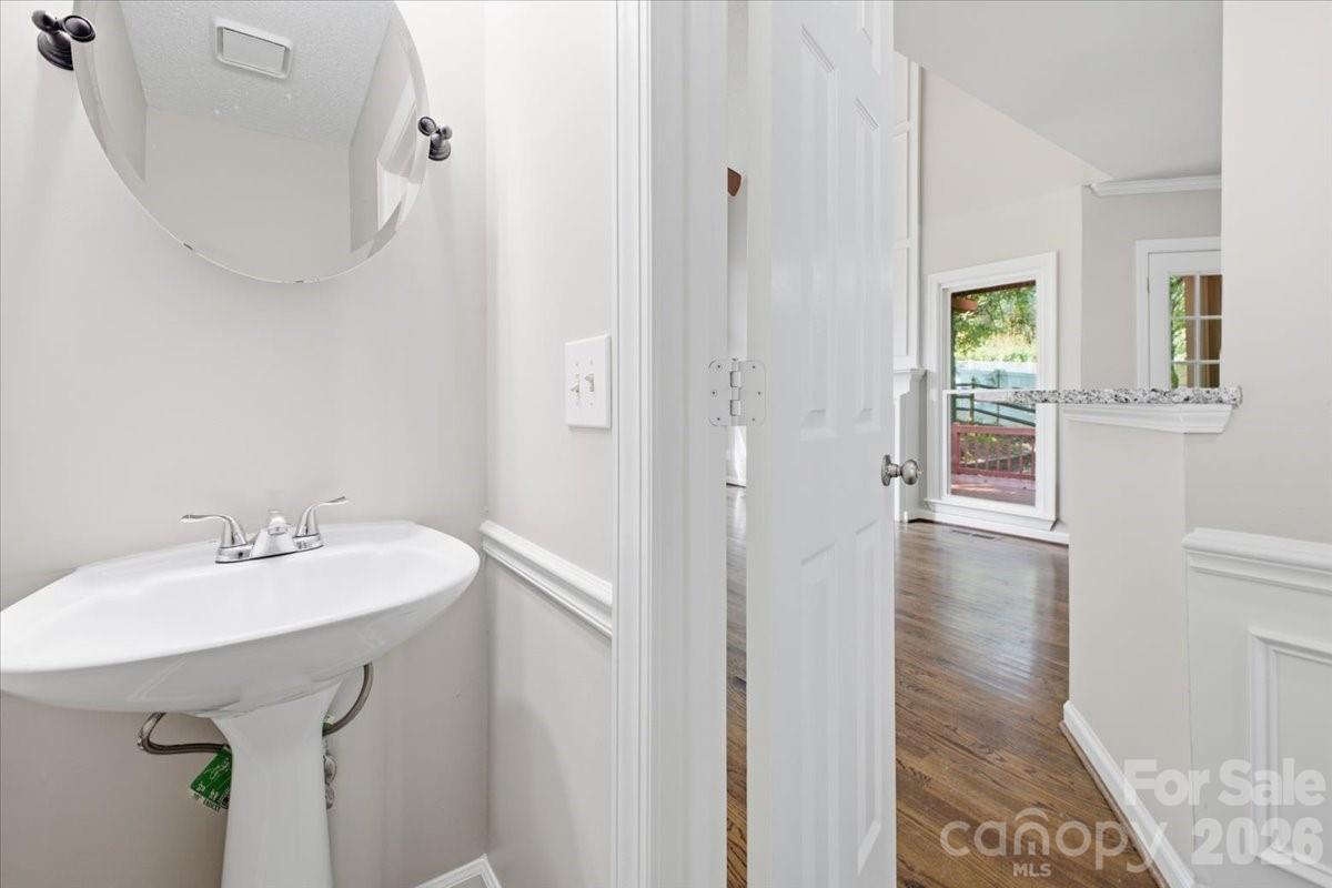 9011 Coleshire Court Property Photo 18