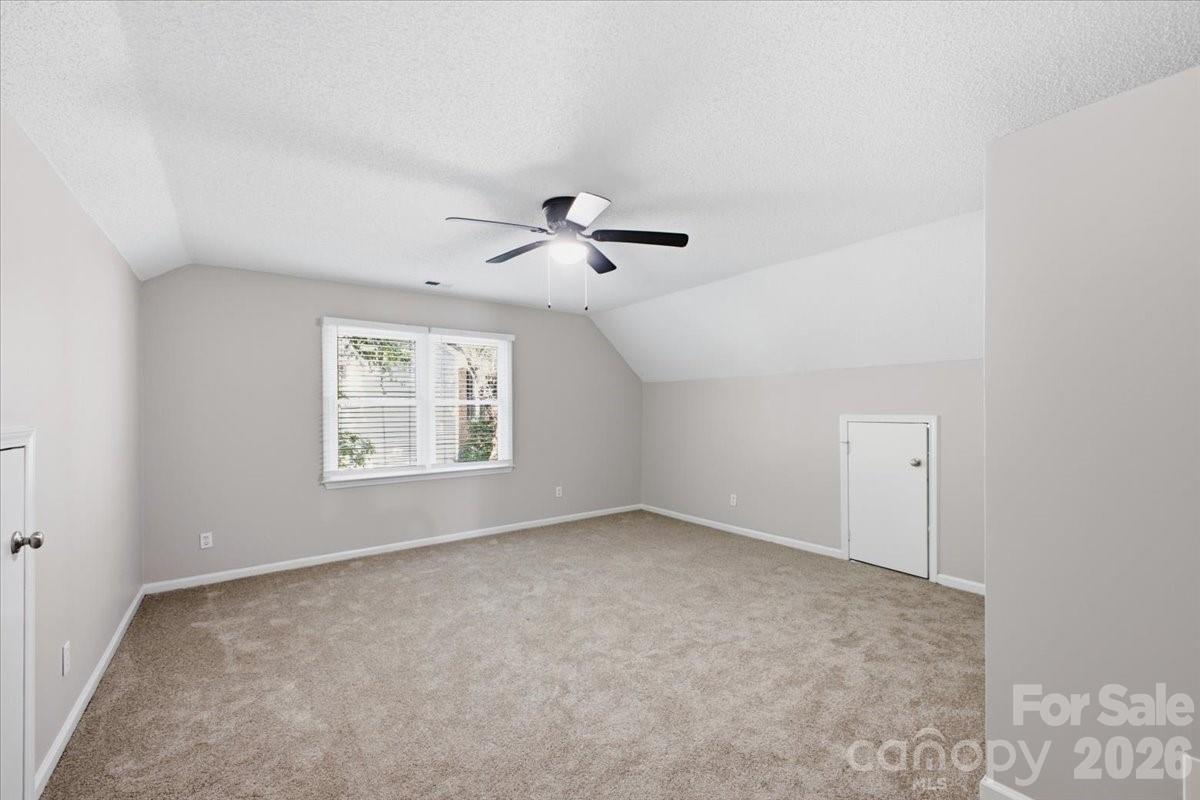 9011 Coleshire Court Property Photo 23