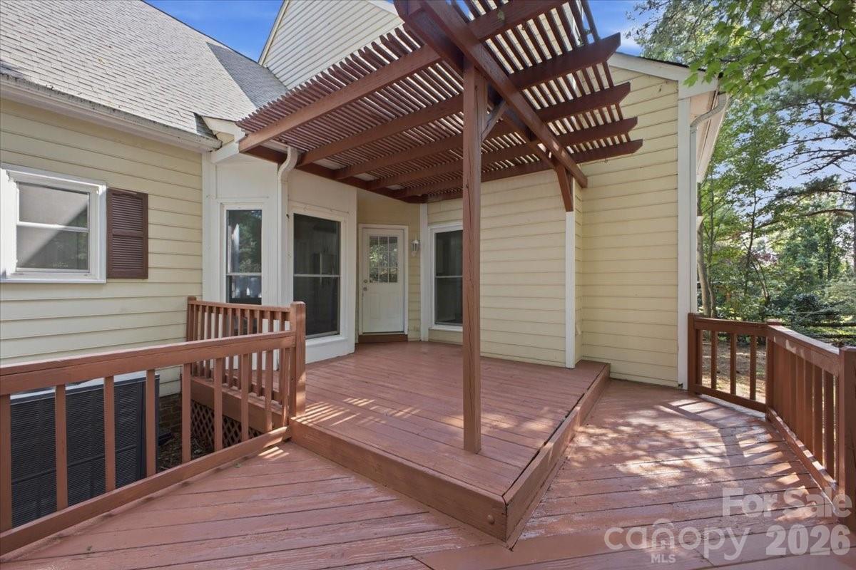 9011 Coleshire Court Property Photo 27