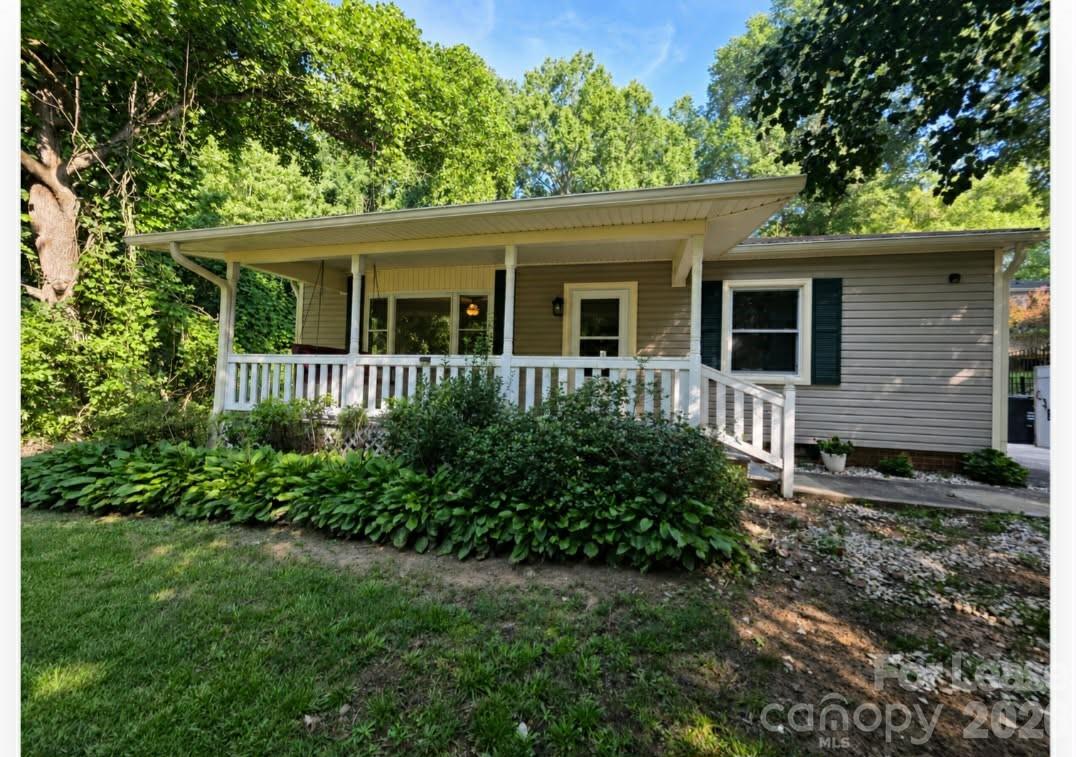 804 Carolyn Drive Property Photo 1