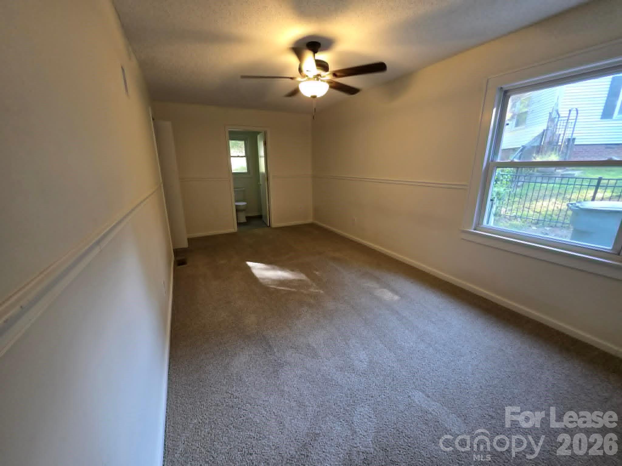 804 Carolyn Drive Property Photo 3