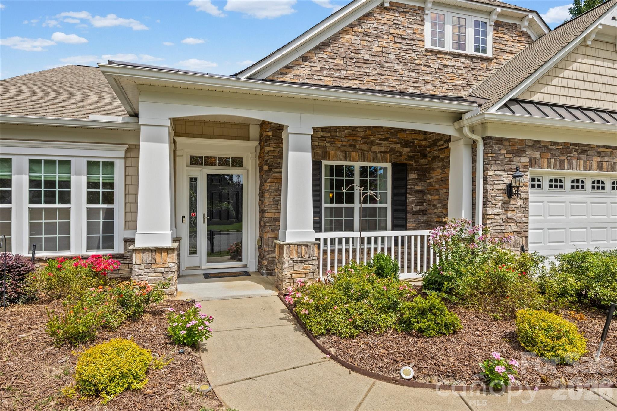 37421 Mandrake Court Property Photo 2