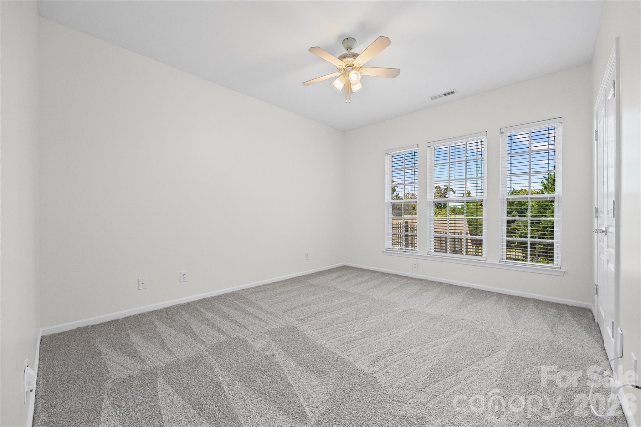 37421 Mandrake Court Property Photo 28