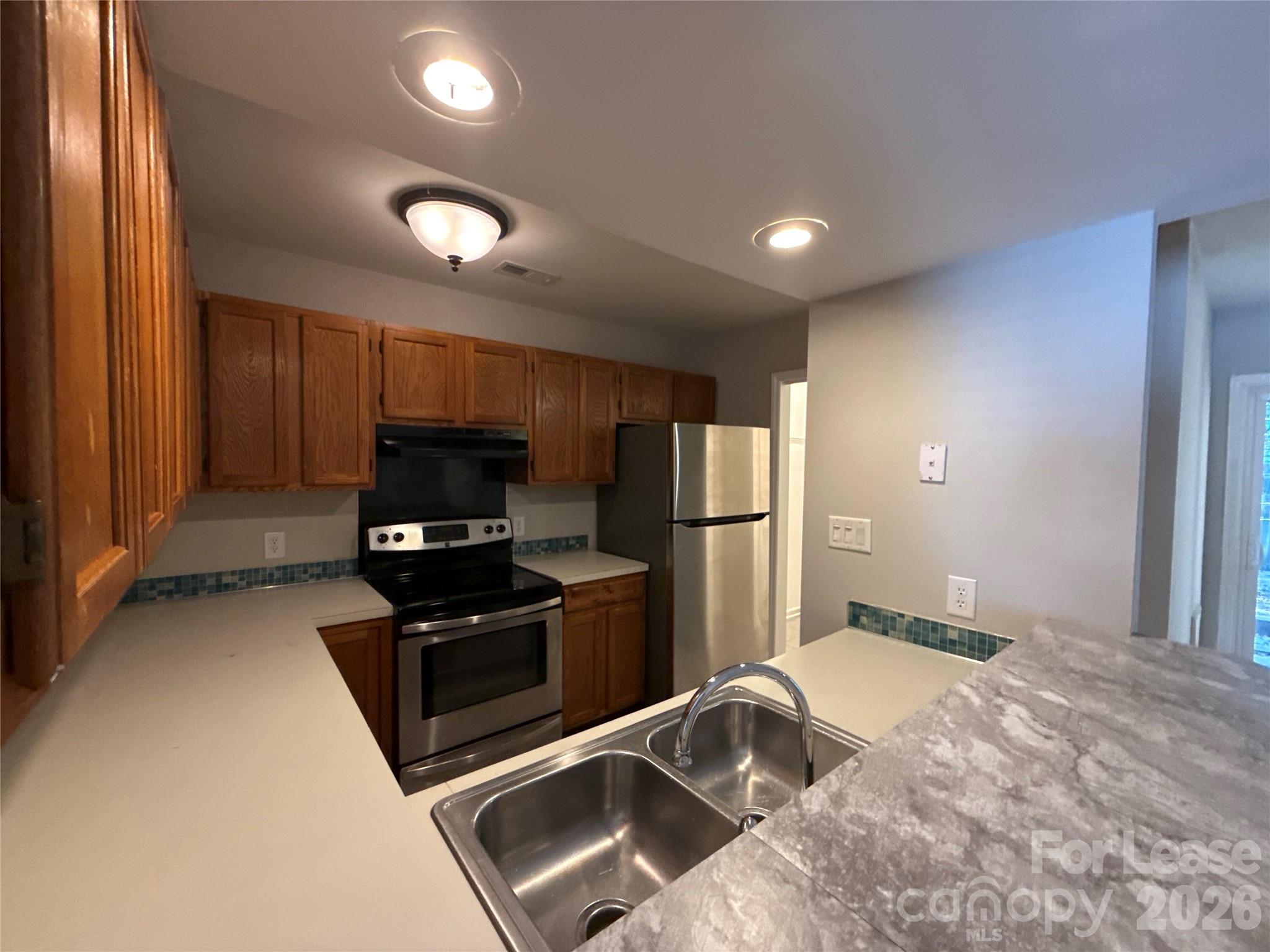 2325 Brookview Court Property Photo 5
