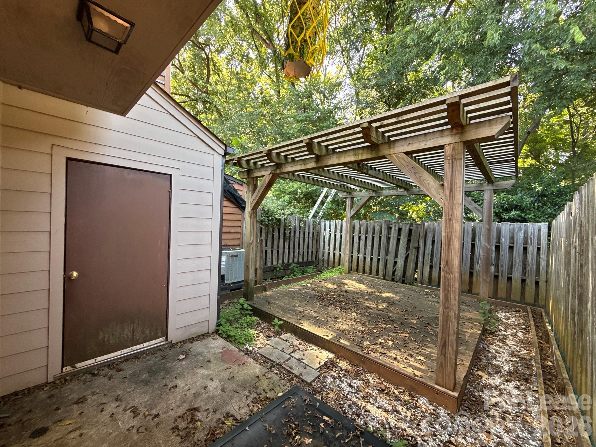 2325 Brookview Court Property Photo 12