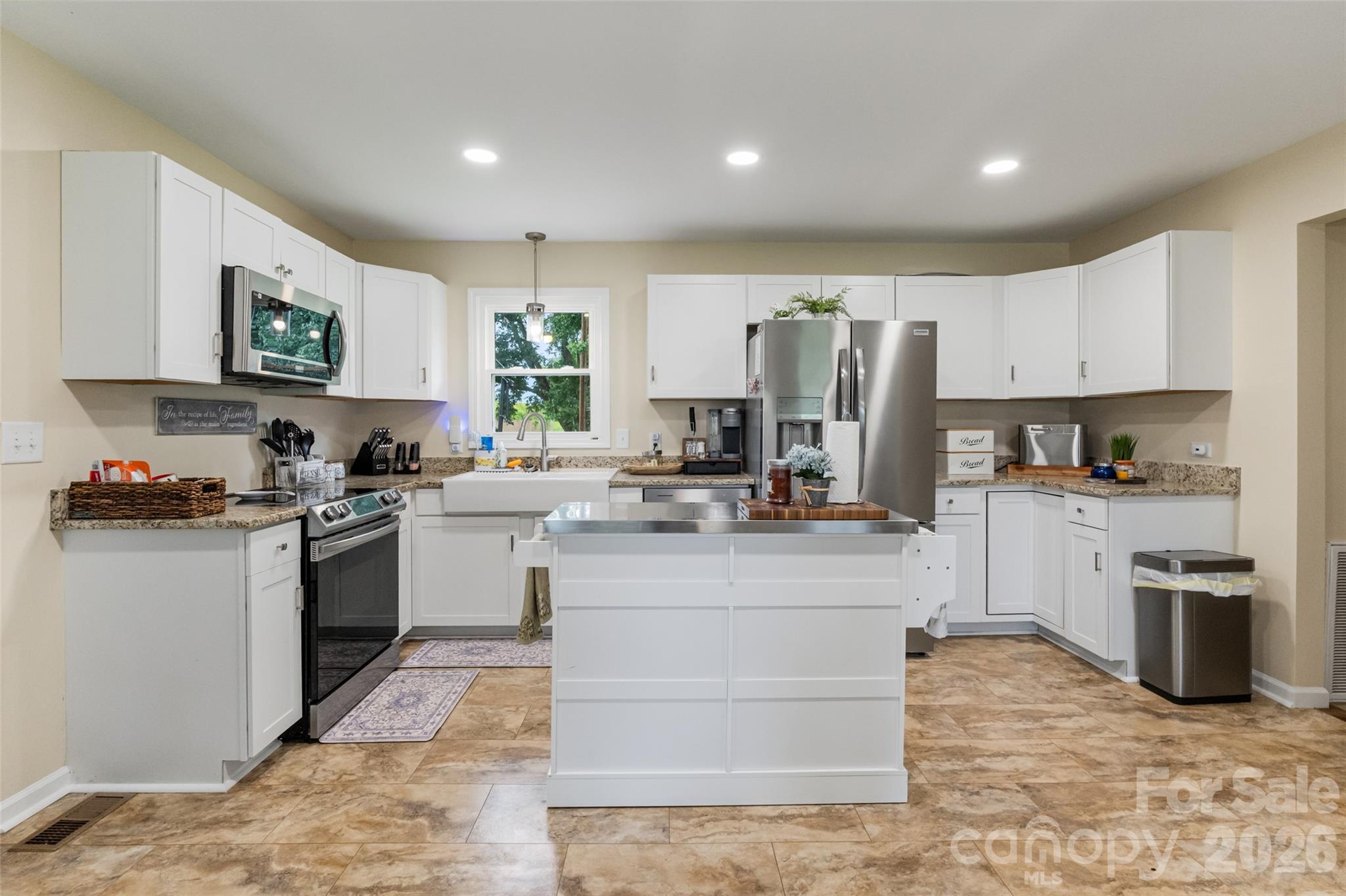 6060 Lineberger Road Property Photo 7