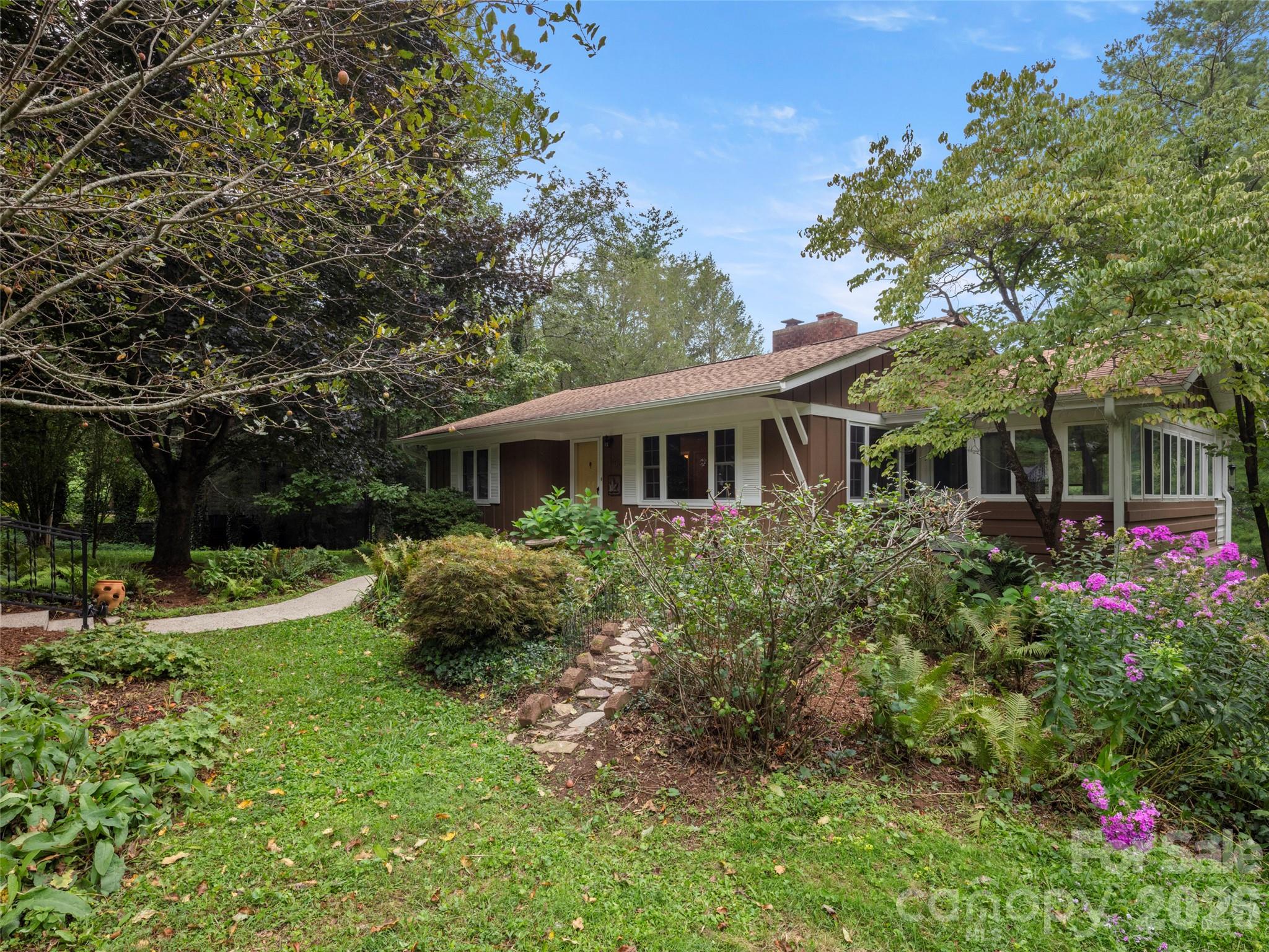 209 White Pine Drive Property Photo 3