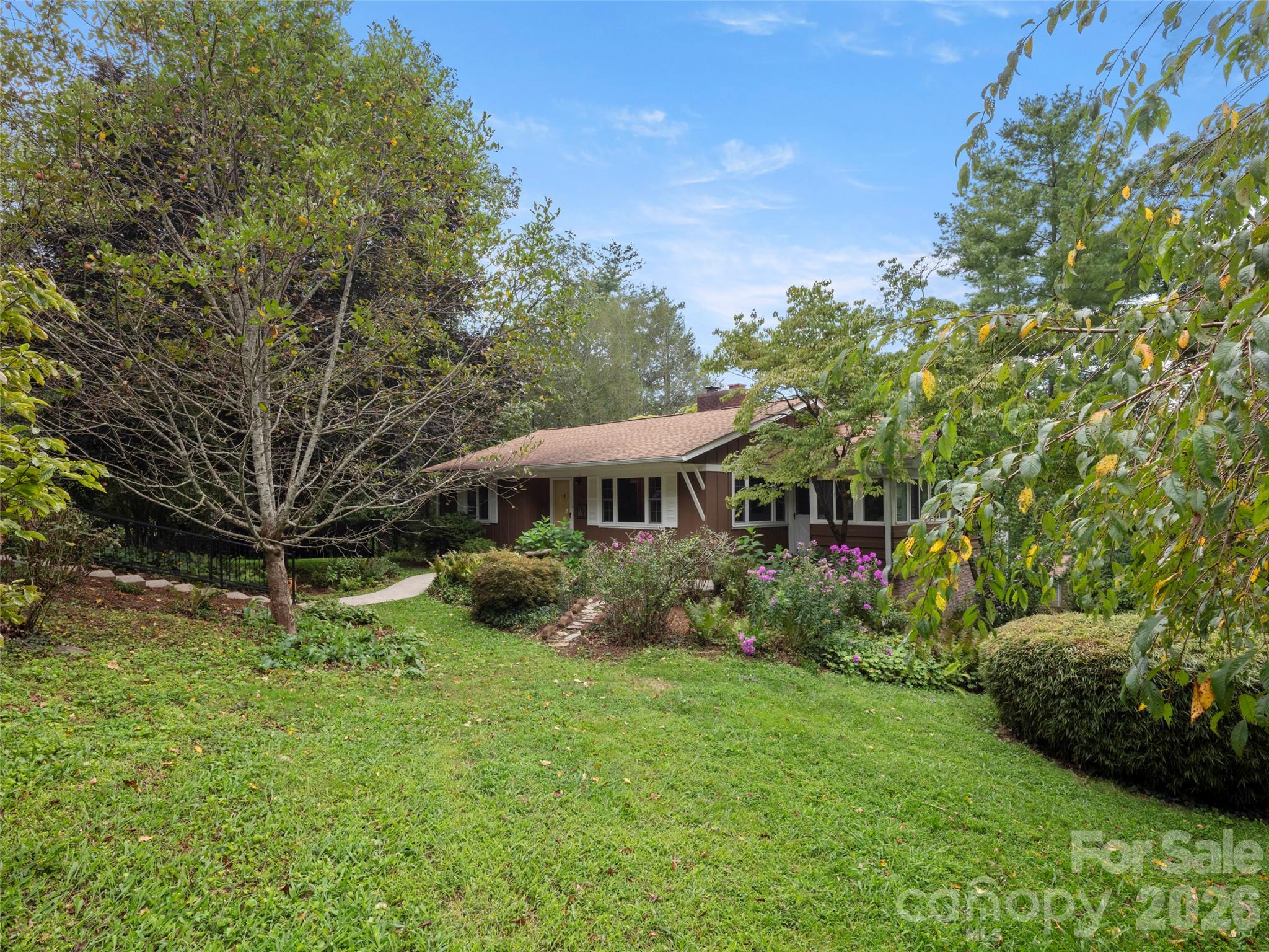 209 White Pine Drive Property Photo 6