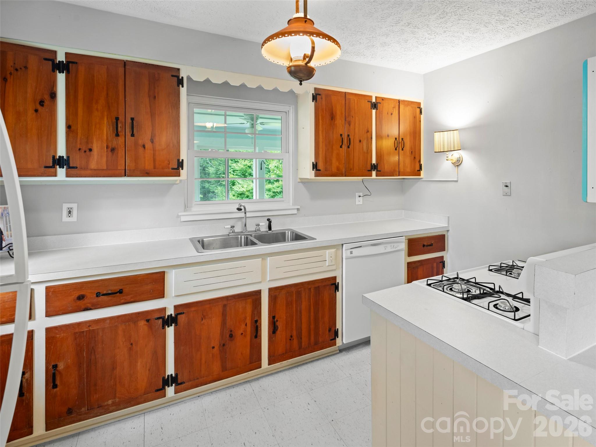 209 White Pine Drive Property Photo 16