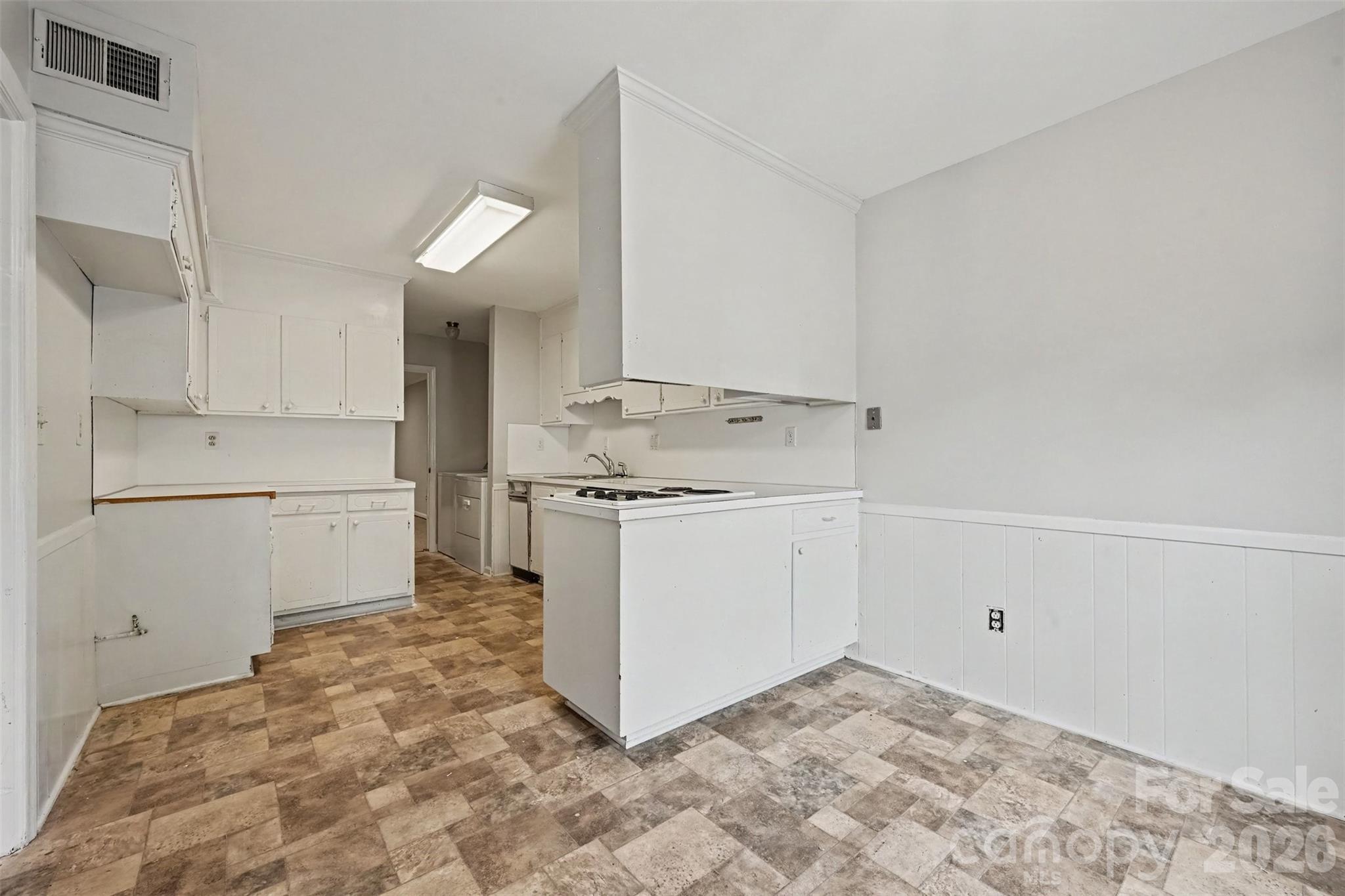 6727 Constitution Lane Property Photo 4