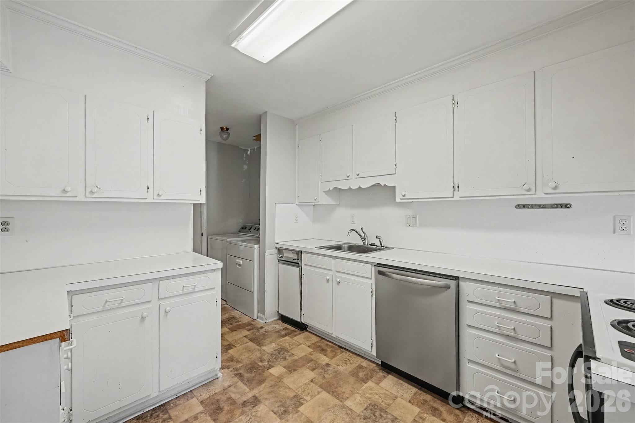 6727 Constitution Lane Property Photo 5