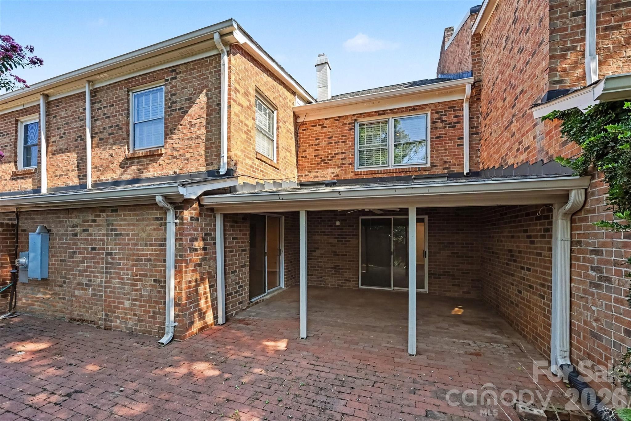 6727 Constitution Lane Property Photo 8