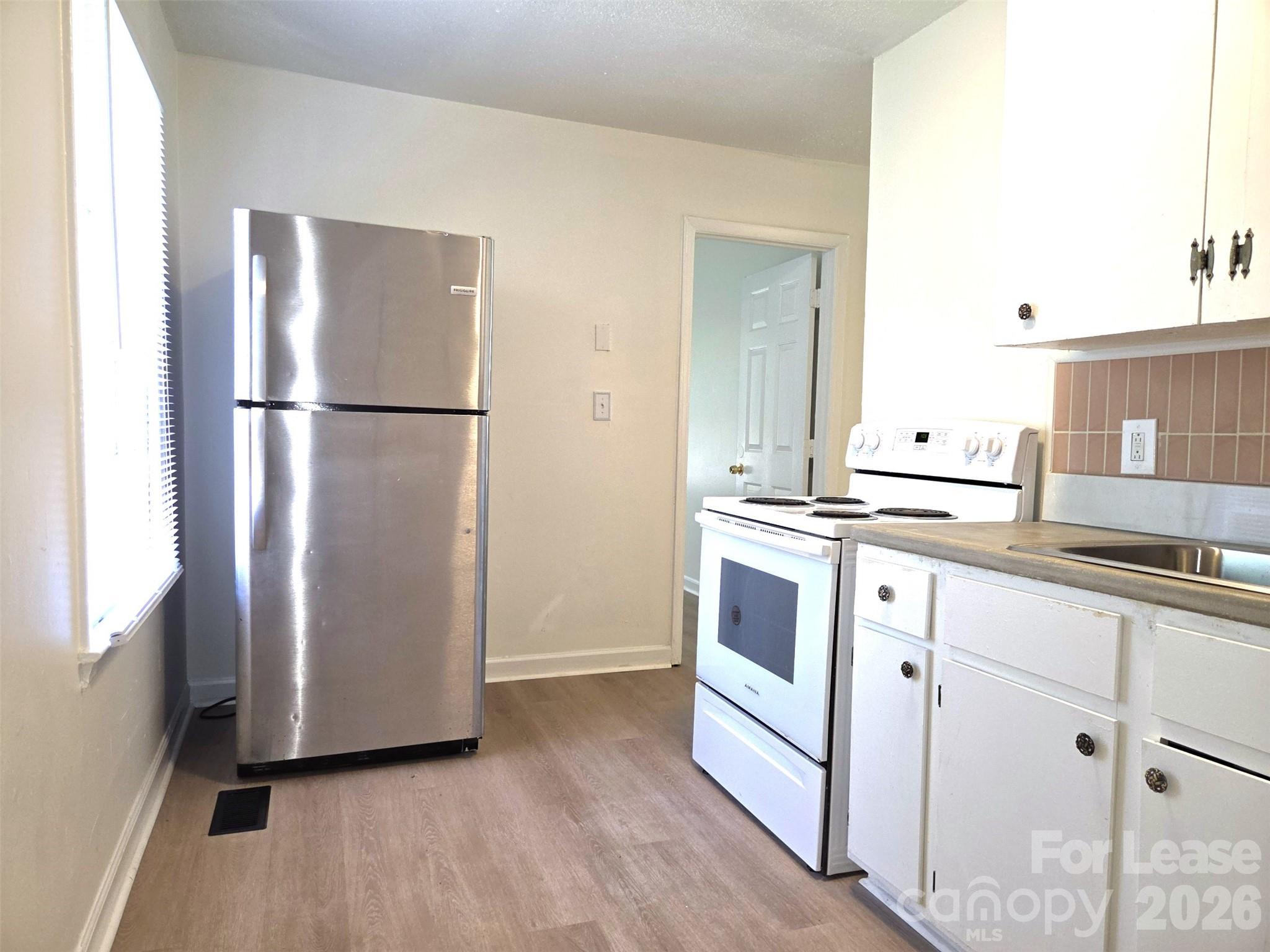 2831 Willow Street 2 Property Photo 2
