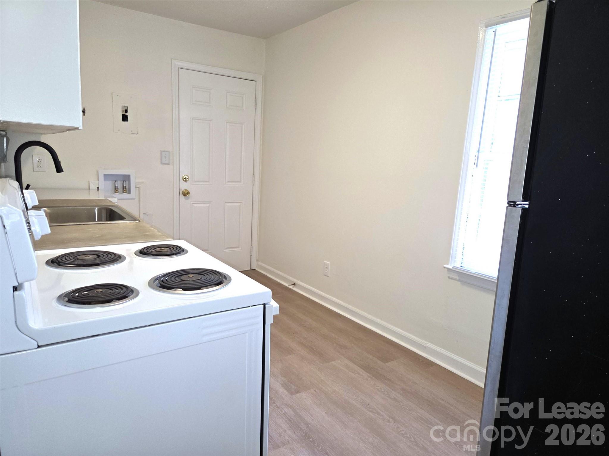 2831 Willow Street 2 Property Photo 4