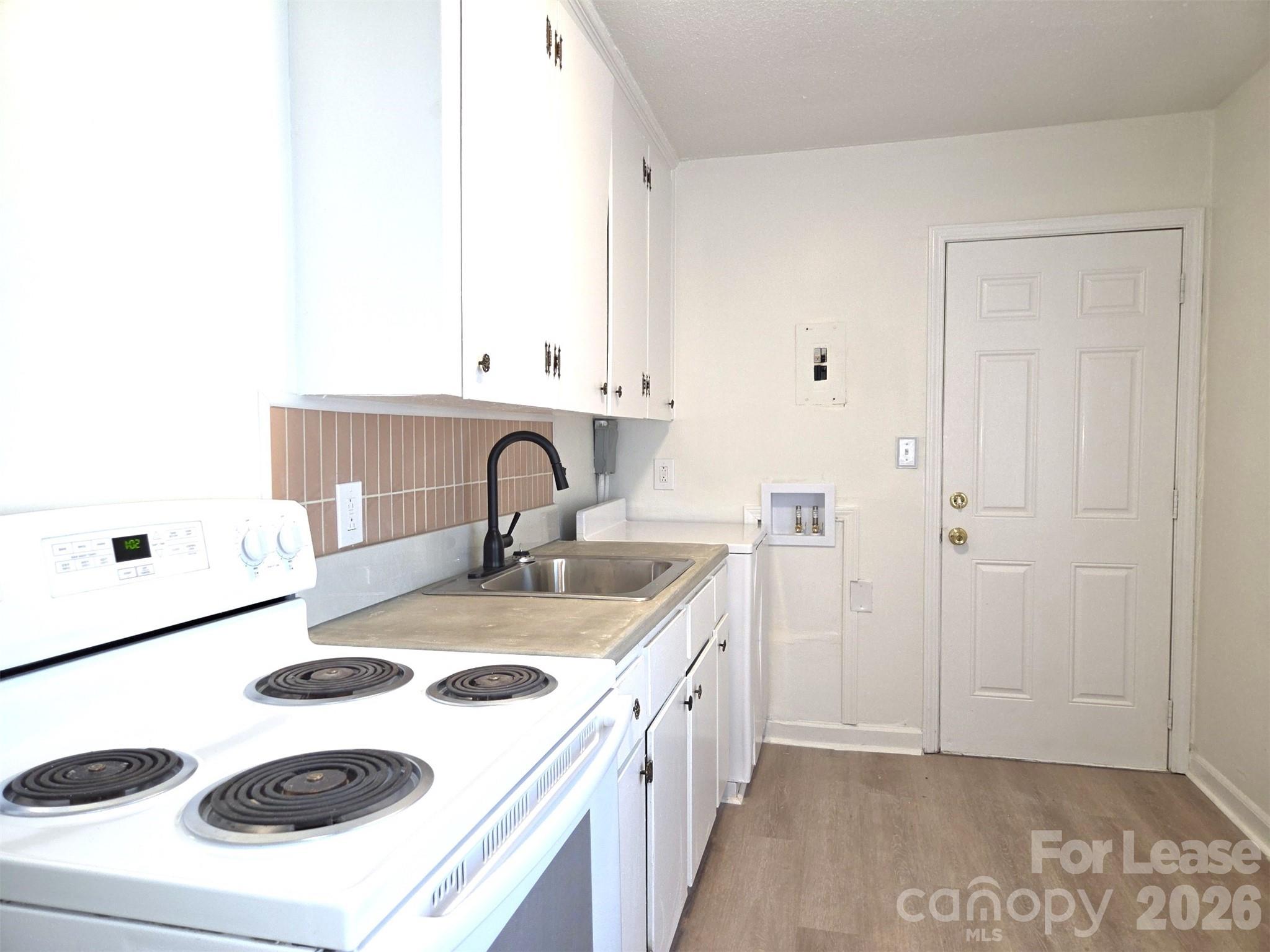 2831 Willow Street 2 Property Photo 5