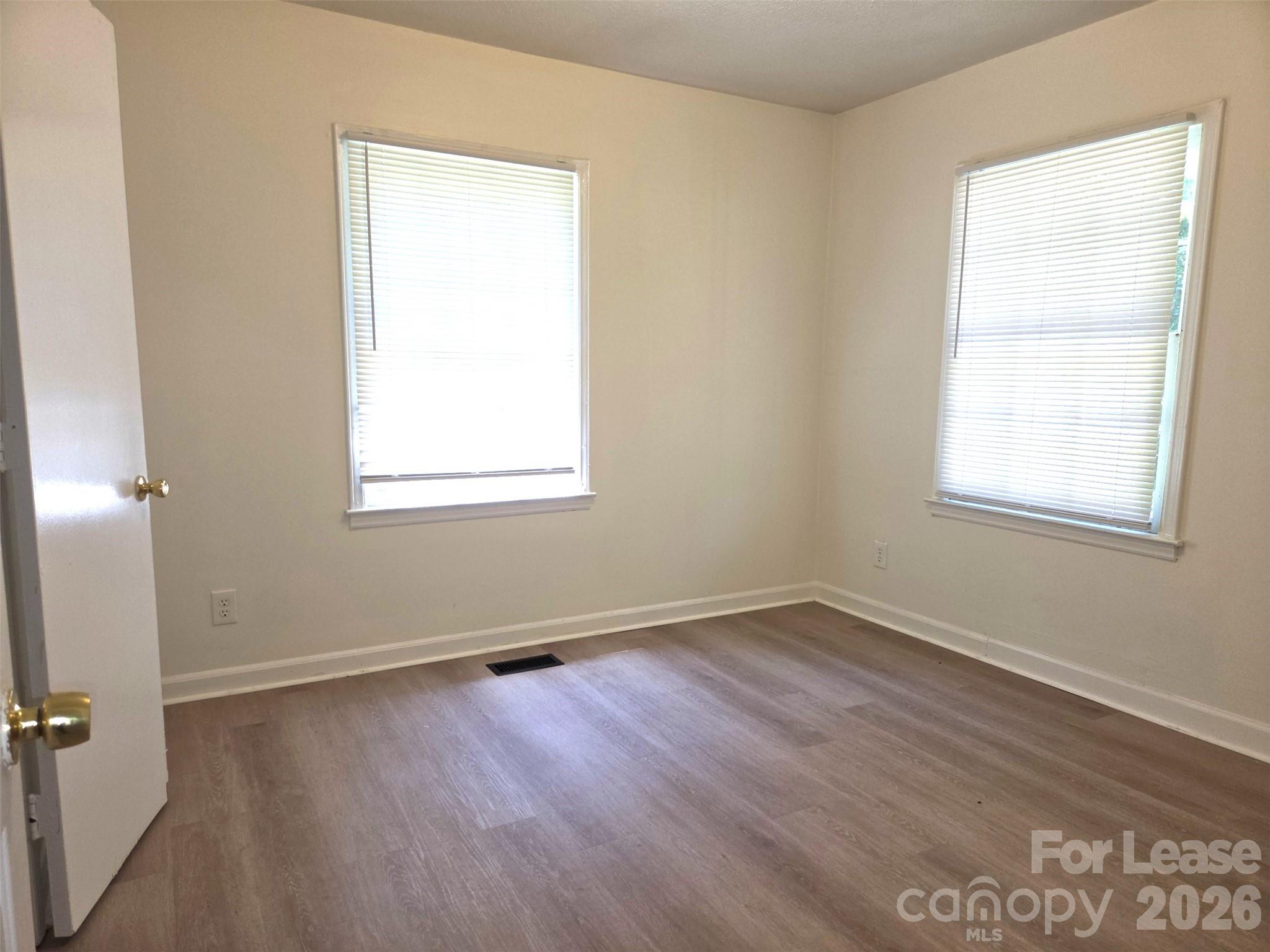 2831 Willow Street 2 Property Photo 7