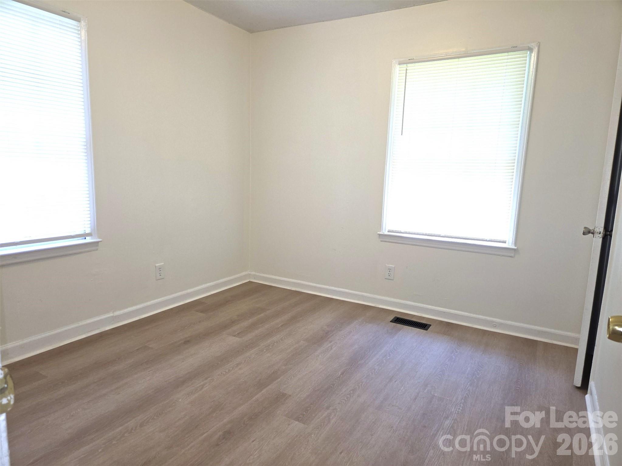 2831 Willow Street 2 Property Photo 9