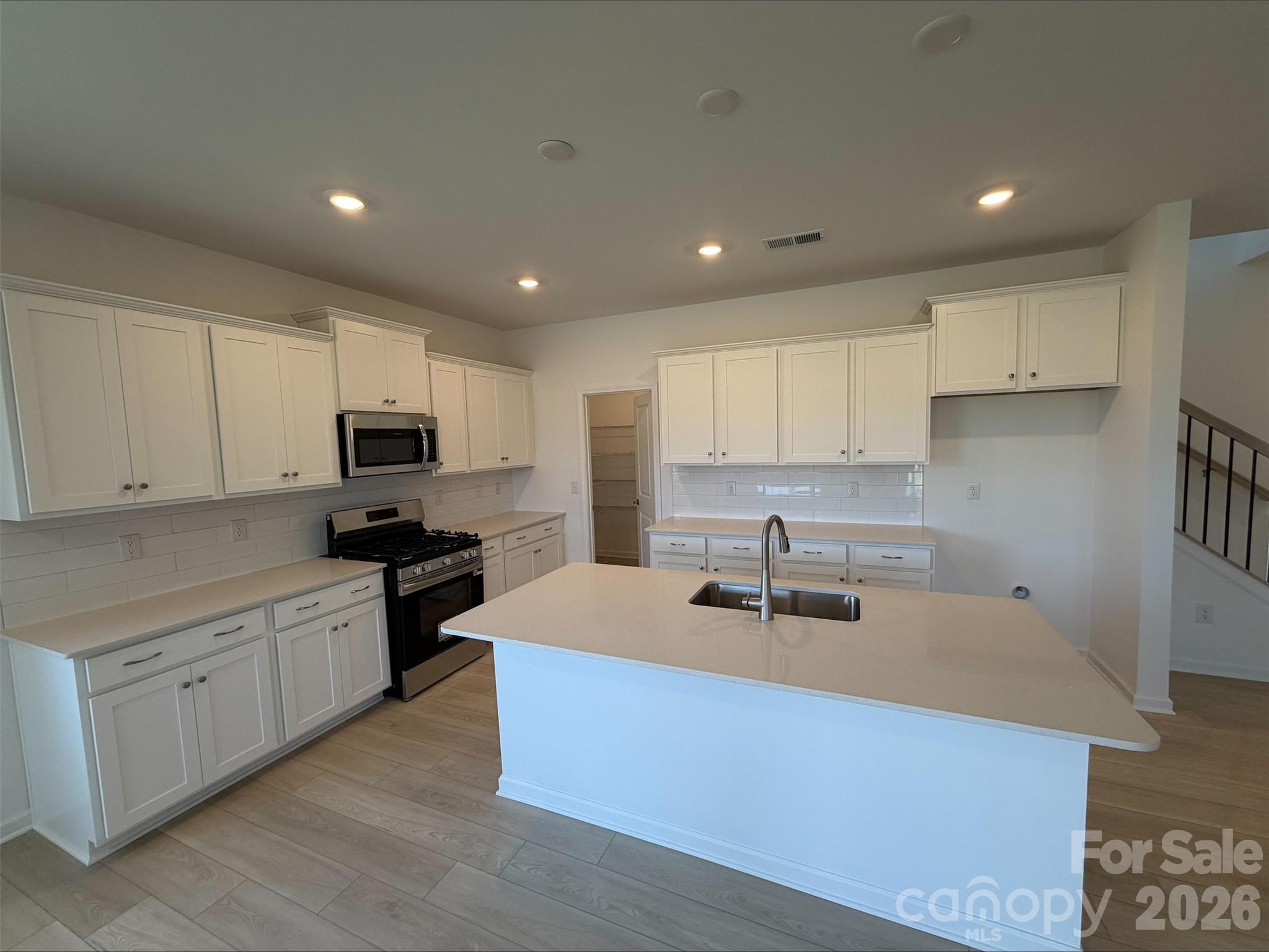 7128 Juneberry Way Property Photo 3