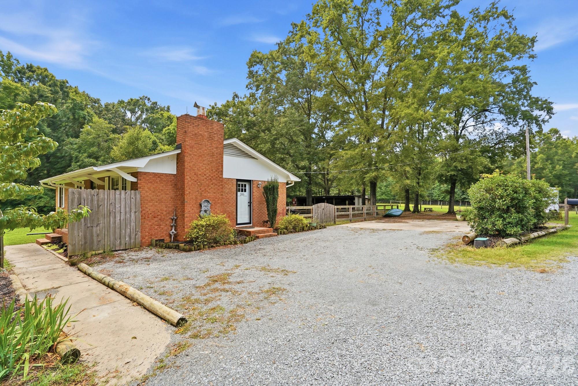 205 Airport Road Property Photo 8