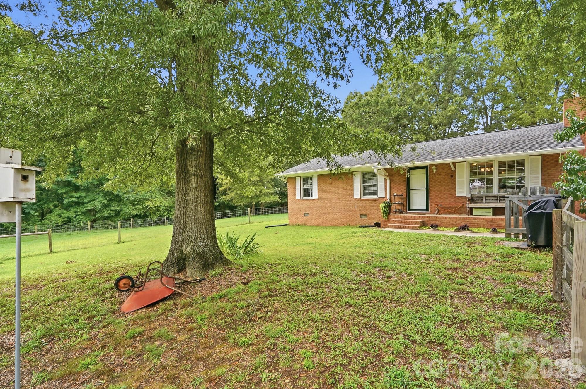 205 Airport Road Property Photo 9