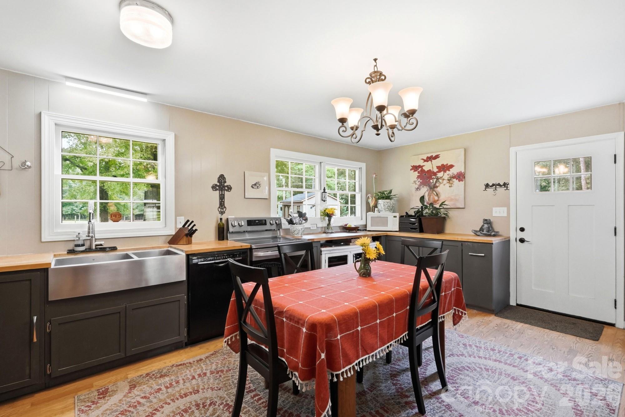 205 Airport Road Property Photo 15